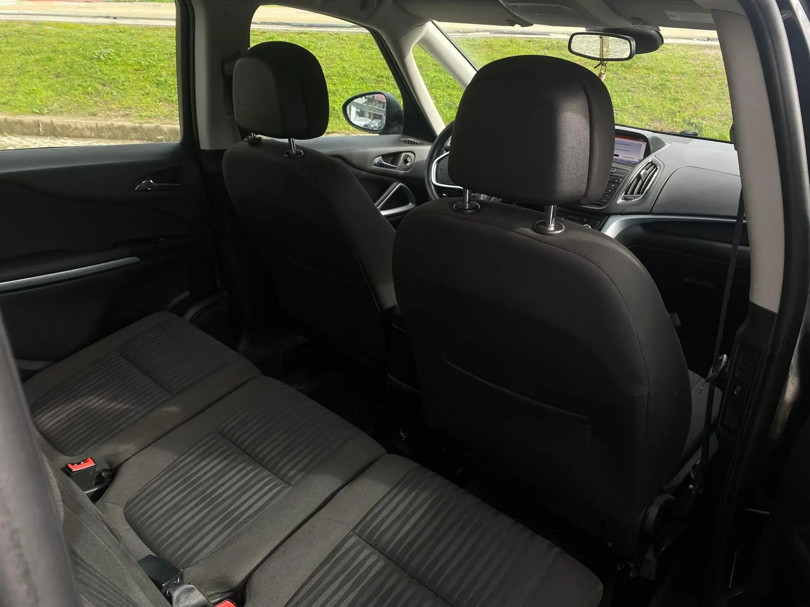 Opel Zafira Life Outro 12