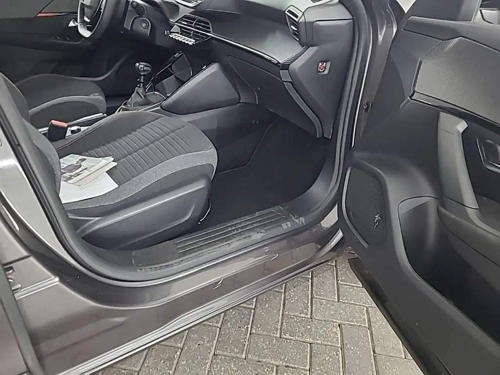 Peugeot 2008 TURBO 100 Allure 5