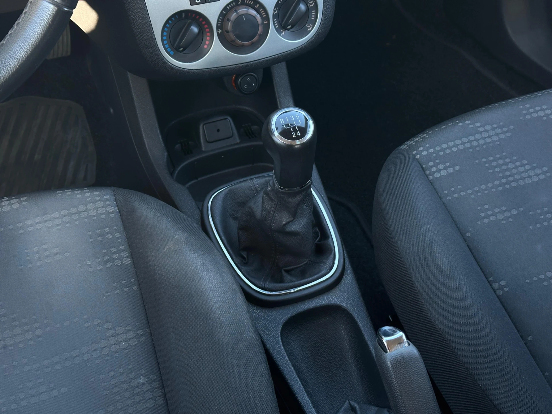 Opel Corsa Outro 15