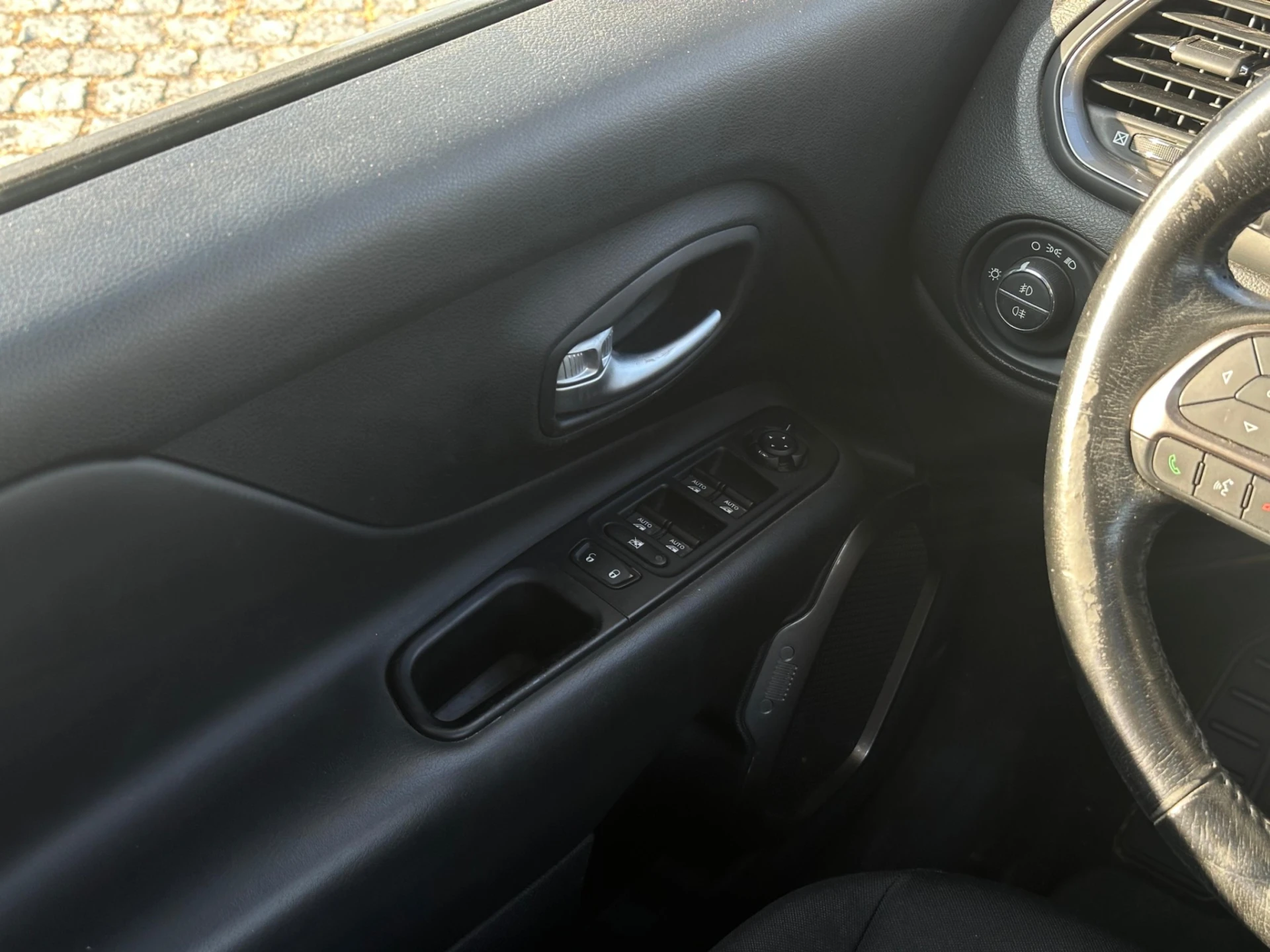 Jeep Renegade 1.0 T Limited 8