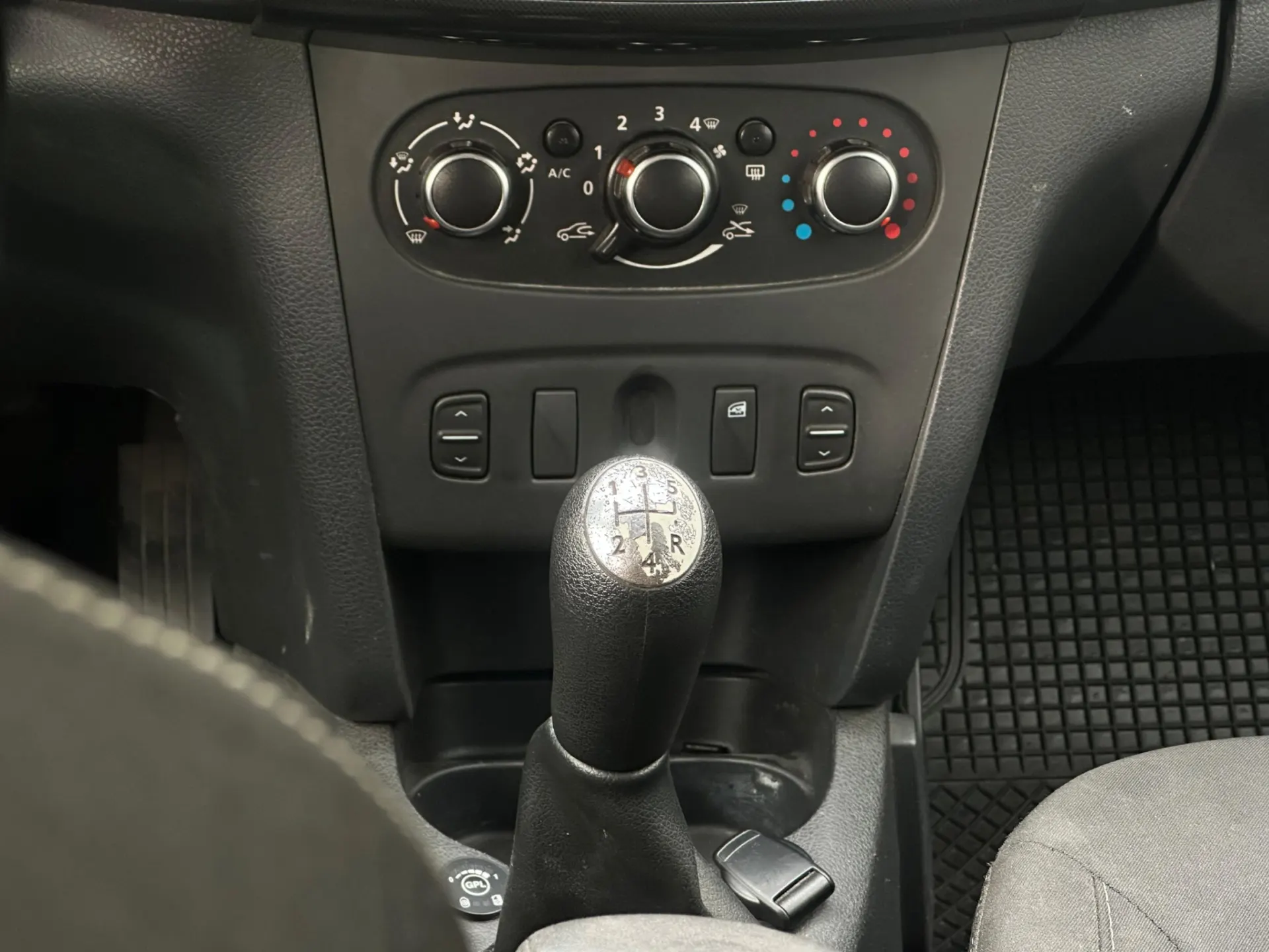 Dacia Sandero 0.9 TCe Comfort Bi-Fuel 18