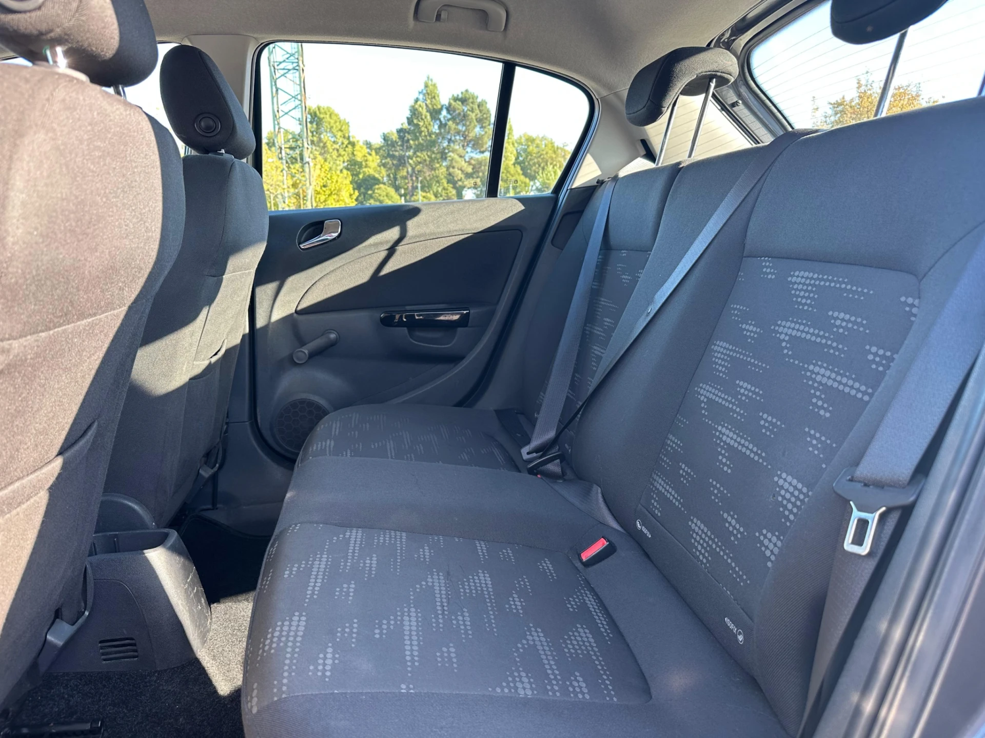 Opel Corsa Outro 18