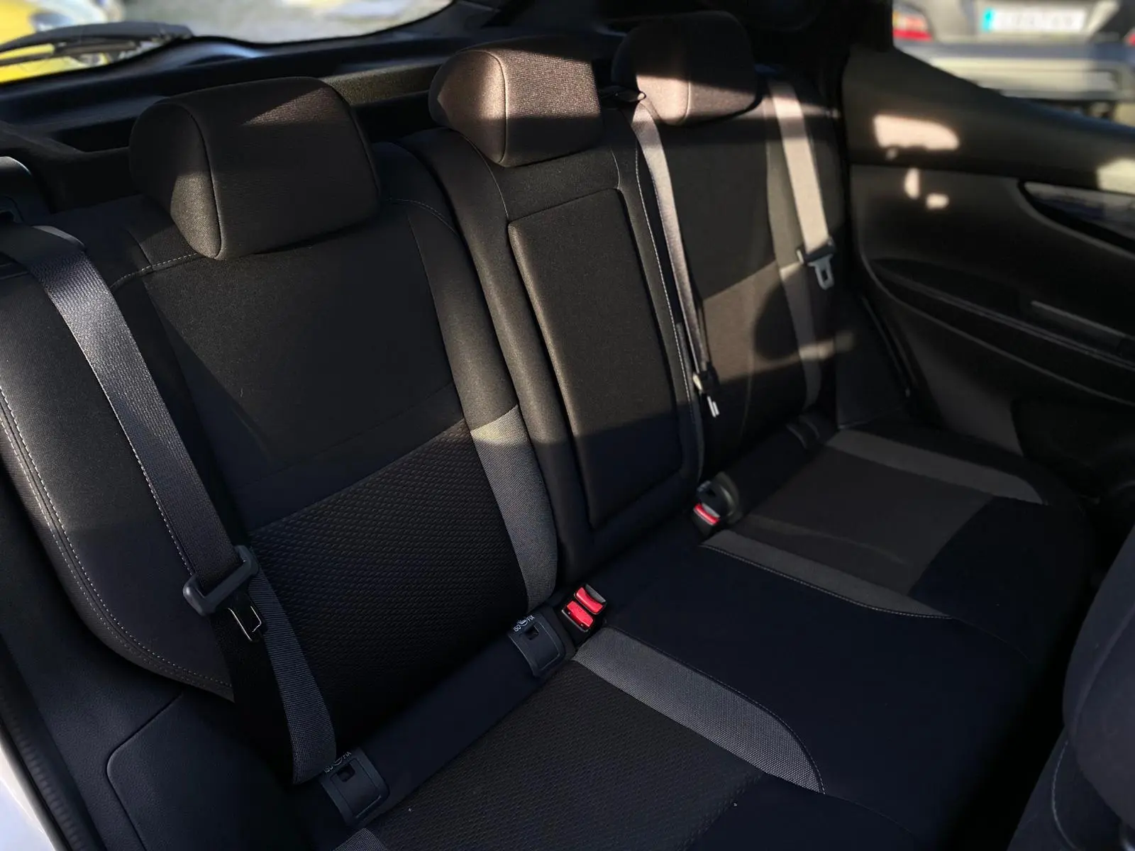 Nissan Qashqai 1.3 DIG-T Design Edition 12