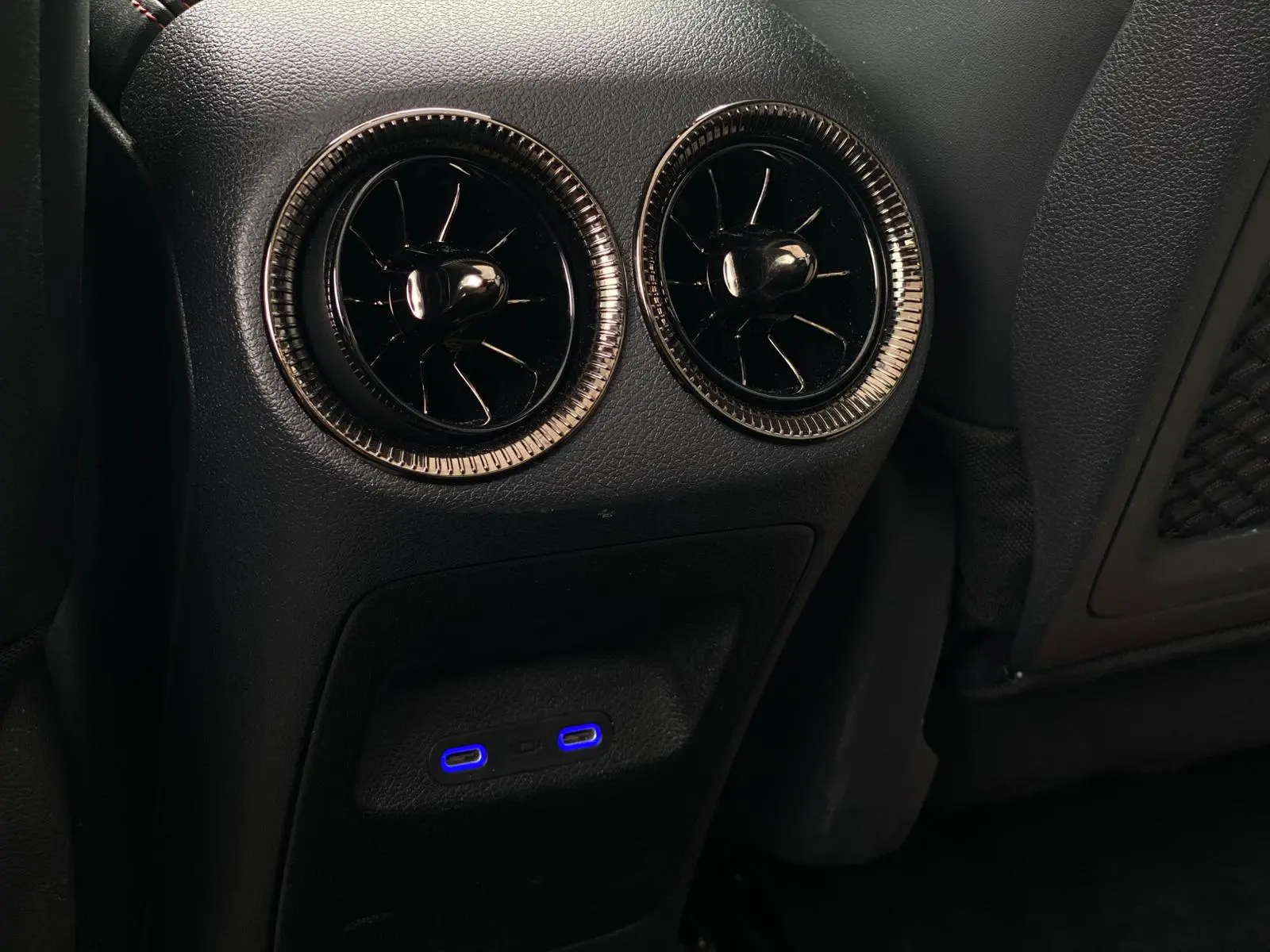 Mercedes-Benz CLA 250+ Outro 15