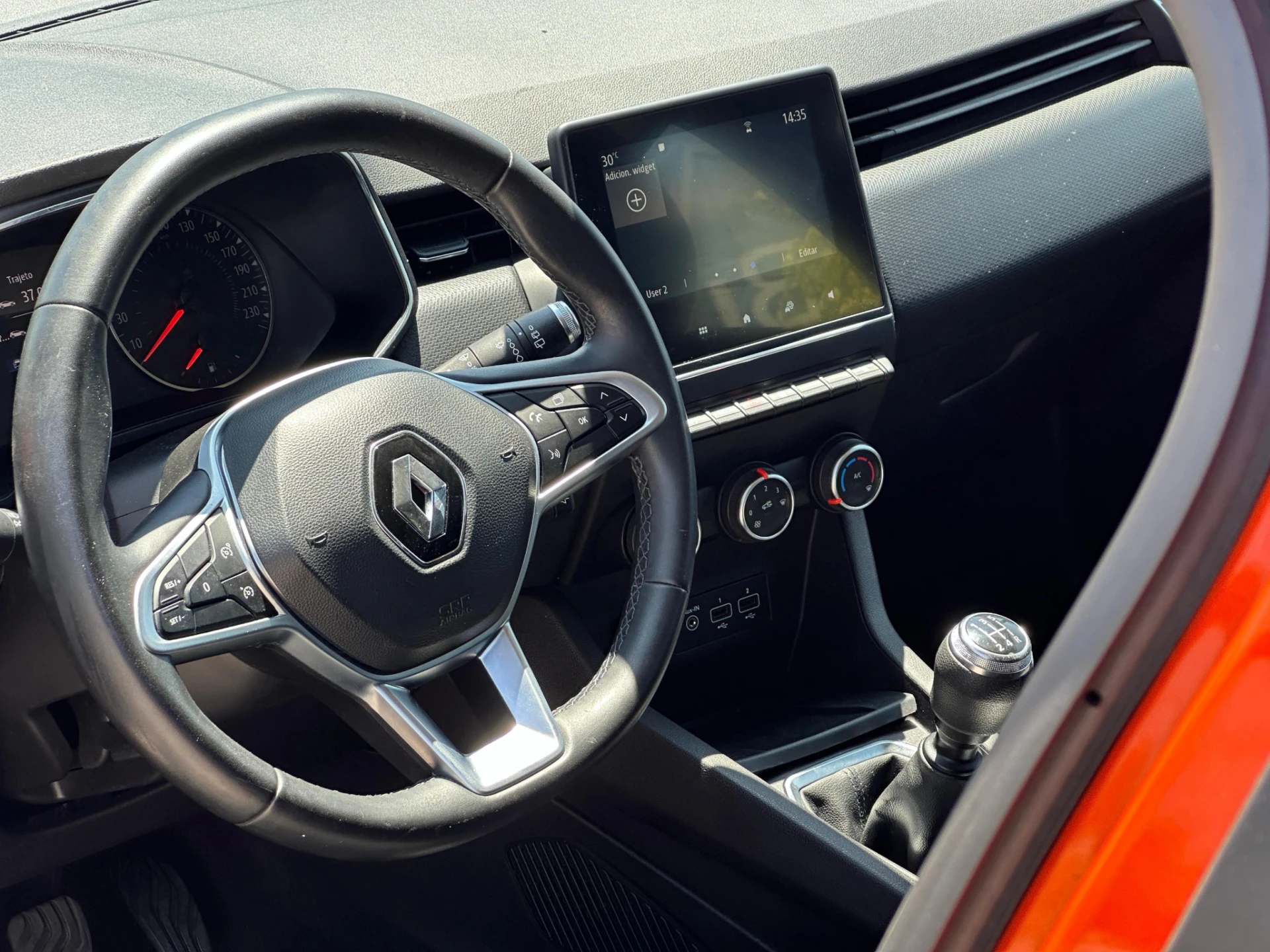 Renault Clio Outro 11
