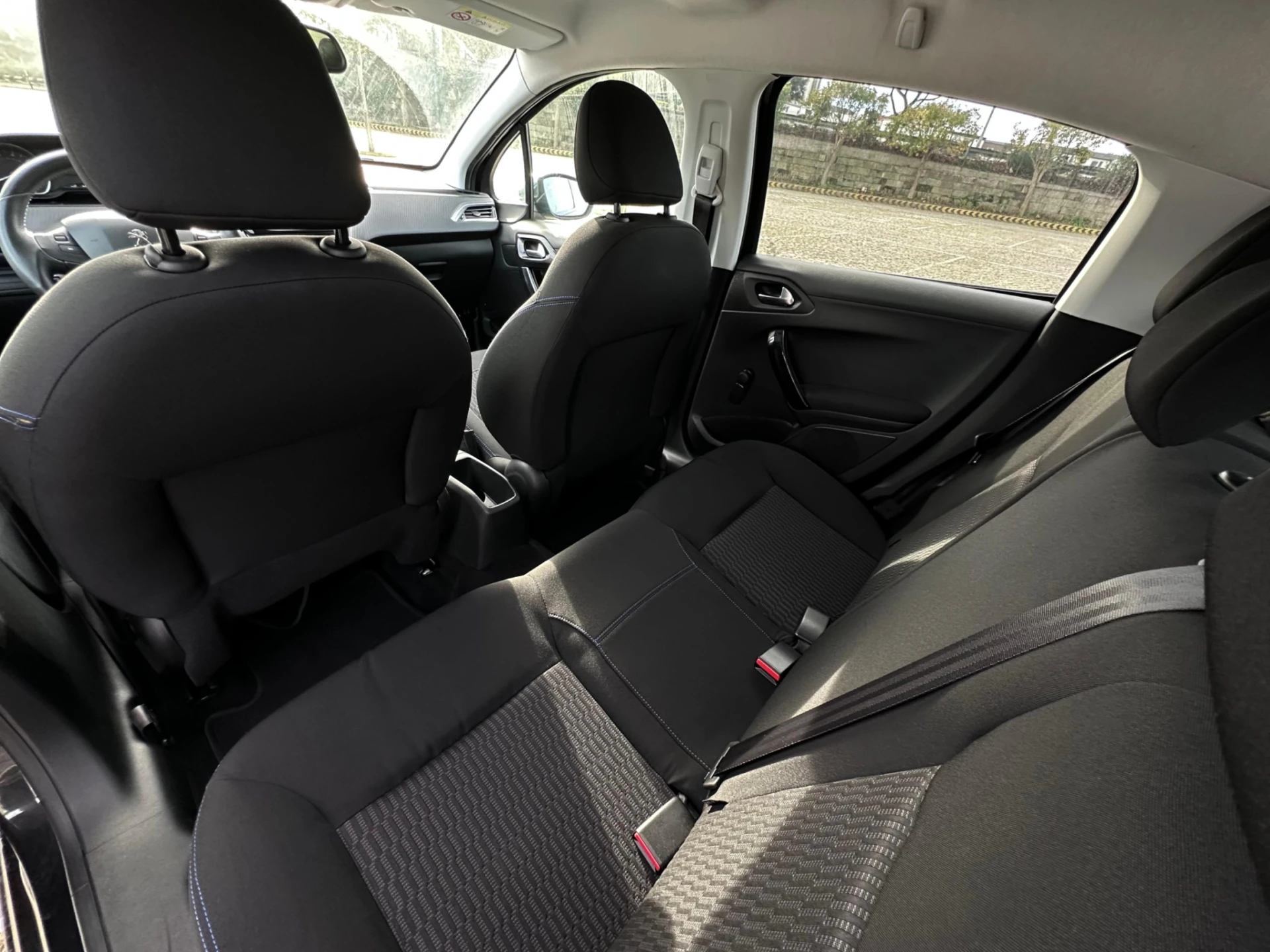 Peugeot 208 1.2 VTi Style 18