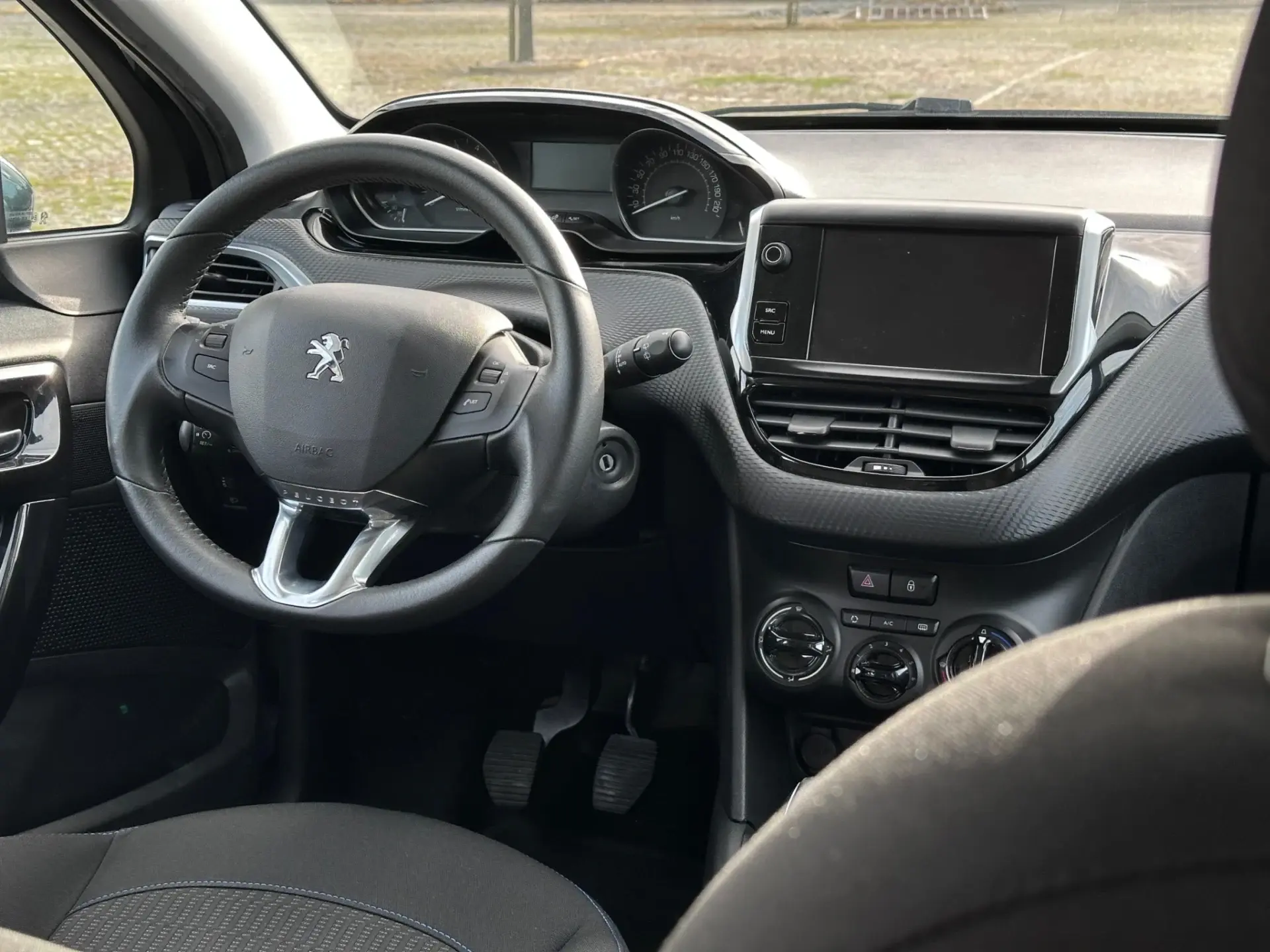 Peugeot 208 12