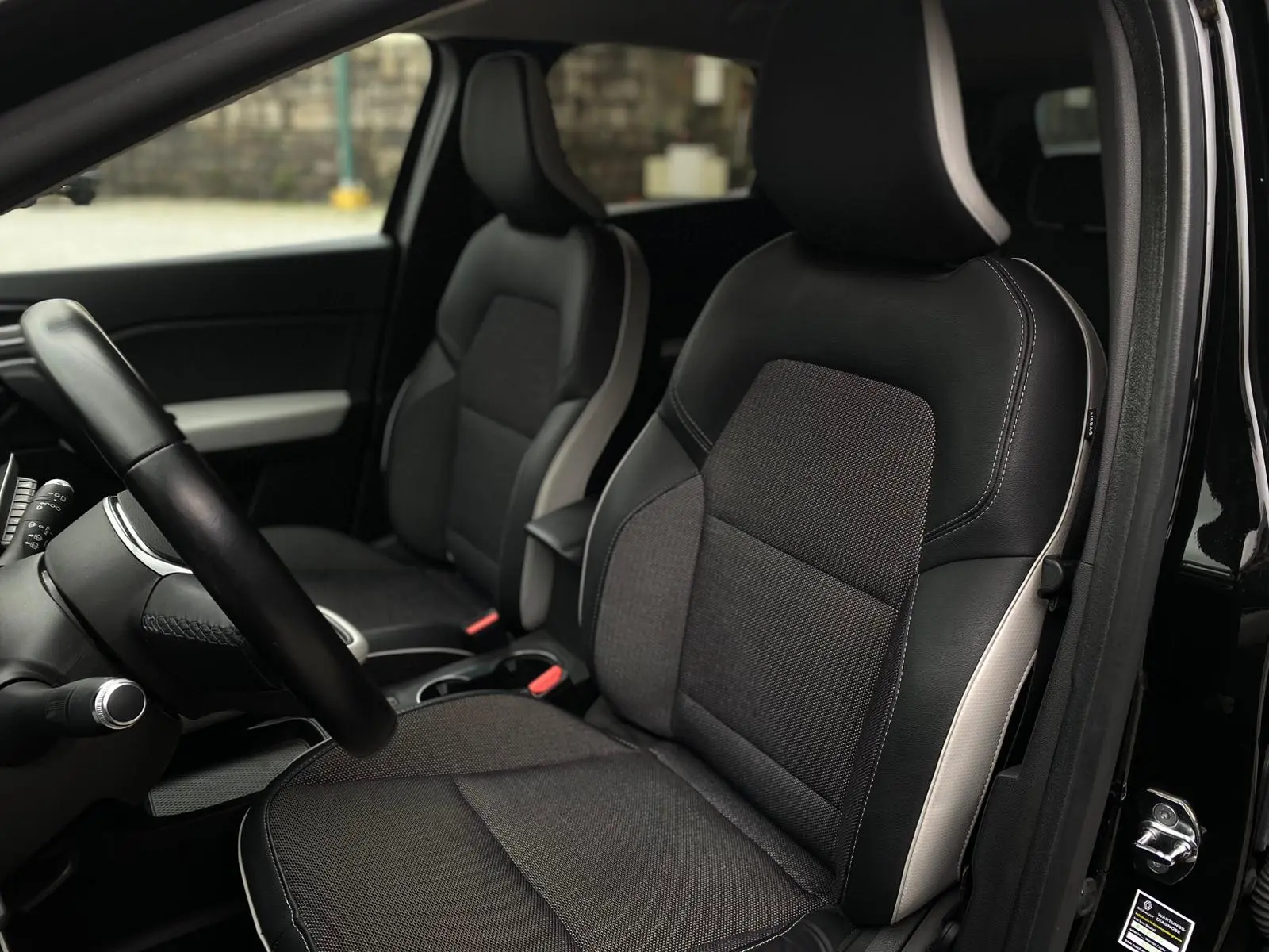 Renault Captur e-tech 9