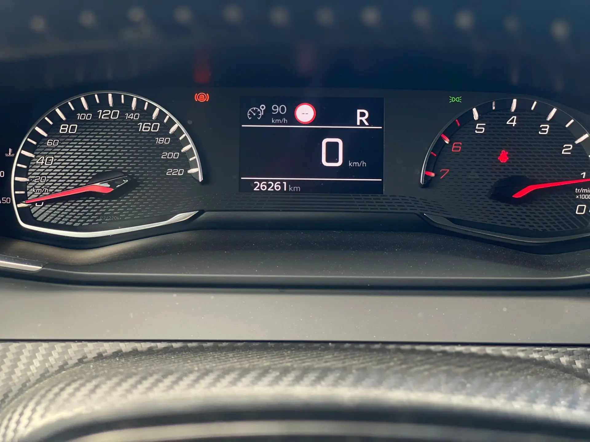 Peugeot 2008 1.2 PureTech Allure Pack EAT8 12