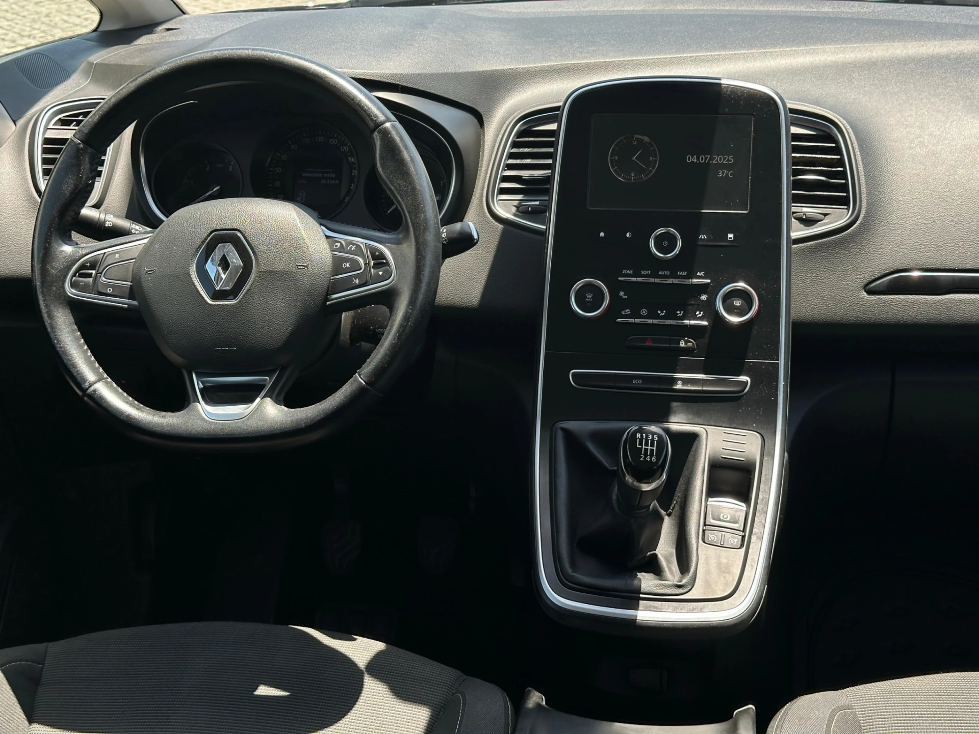 Renault Scénic null 12