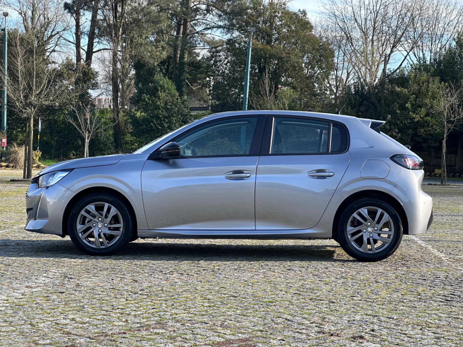 Peugeot 208 1.2 PureTech Active 8