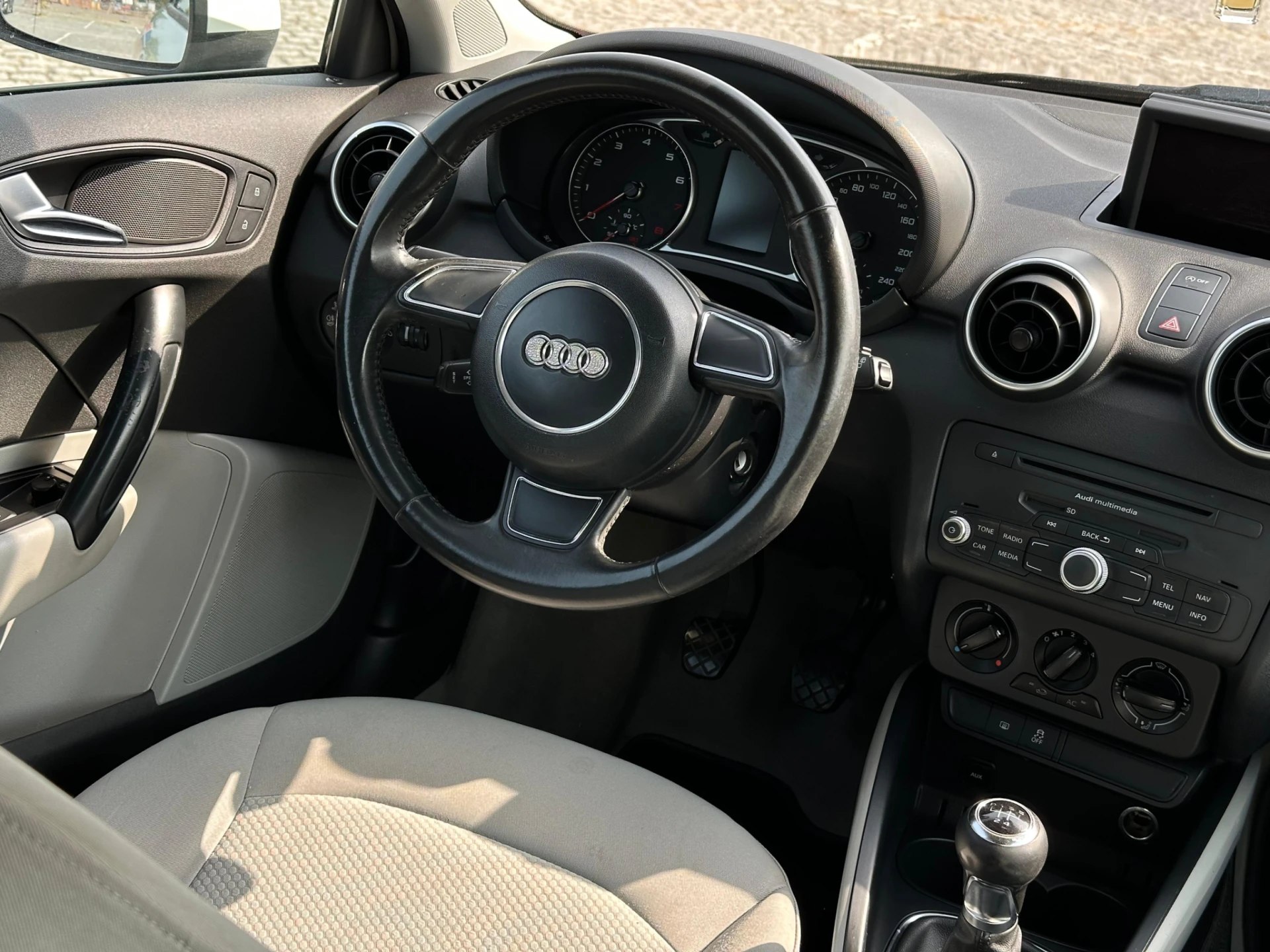Audi A1 1.2 TFSI Advance 11