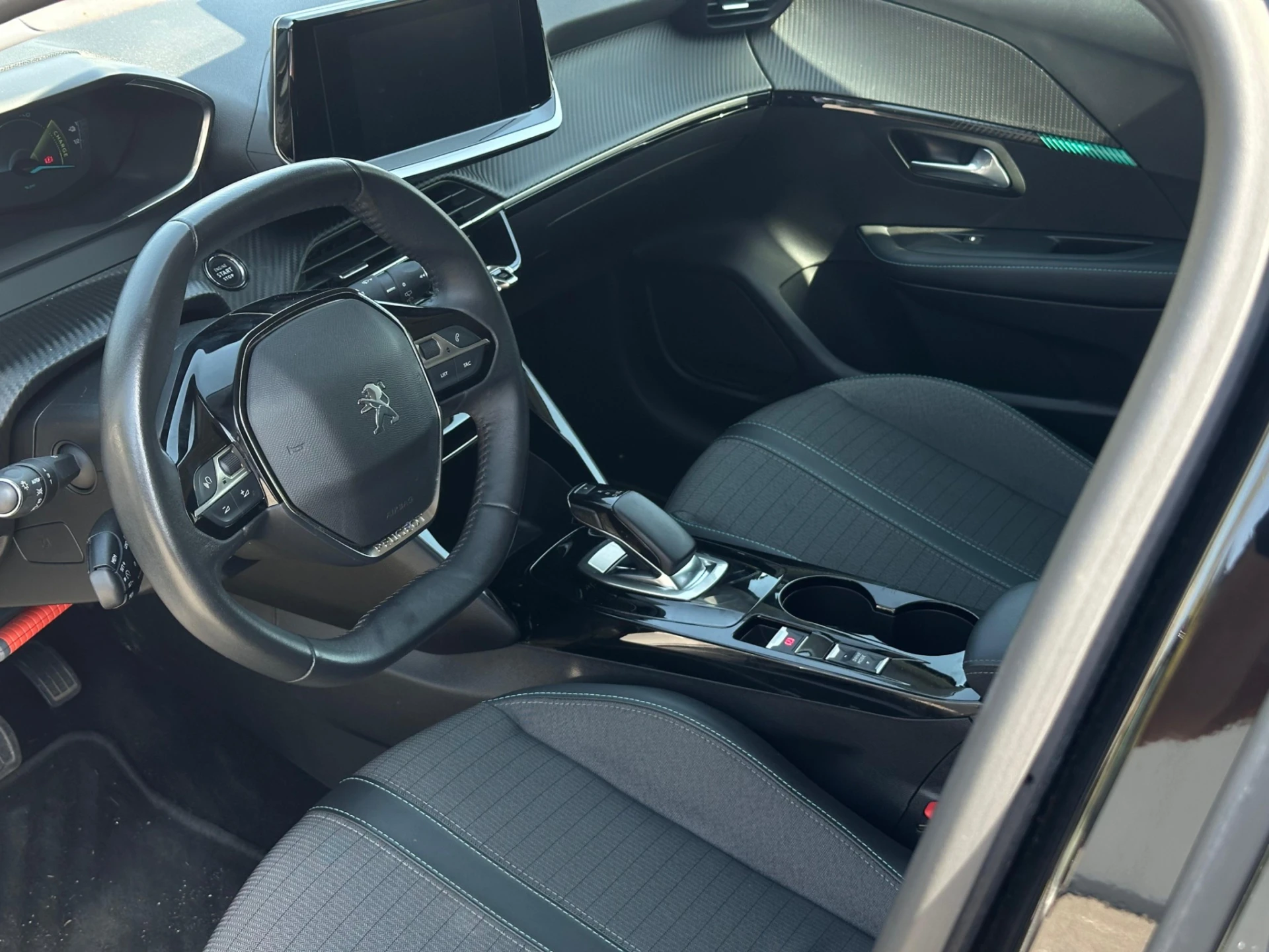 Peugeot e-208 8