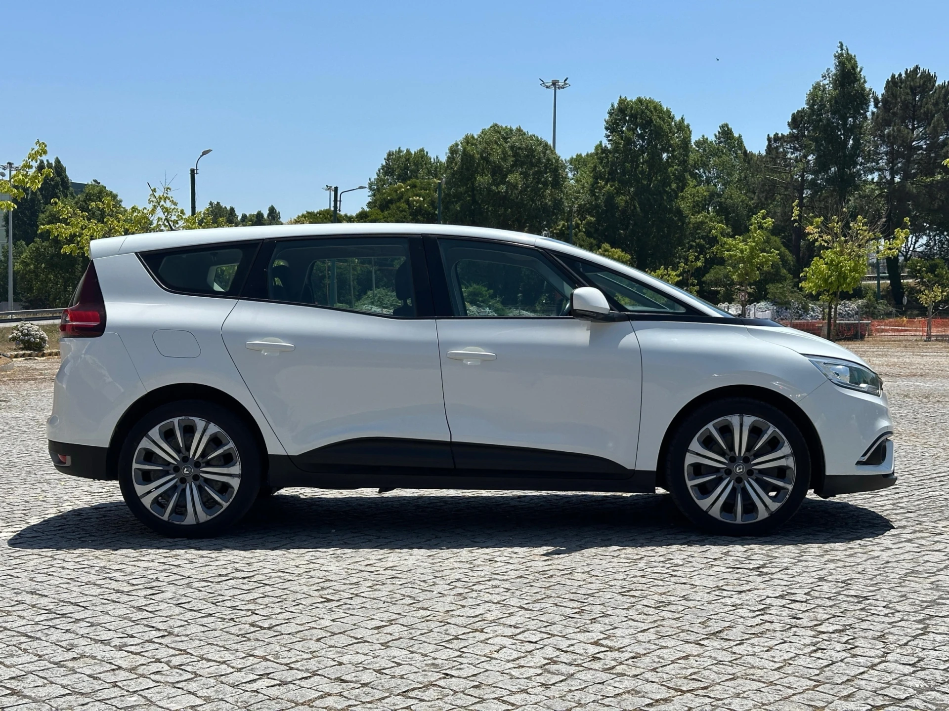 Renault Scénic null 4