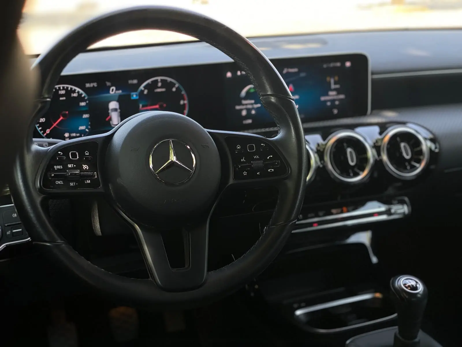 Mercedes-Benz CLA 180 d Shooting Brake Business Solutions 13