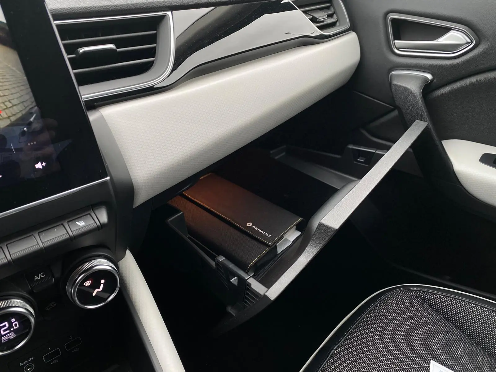 Renault Captur e-tech 17