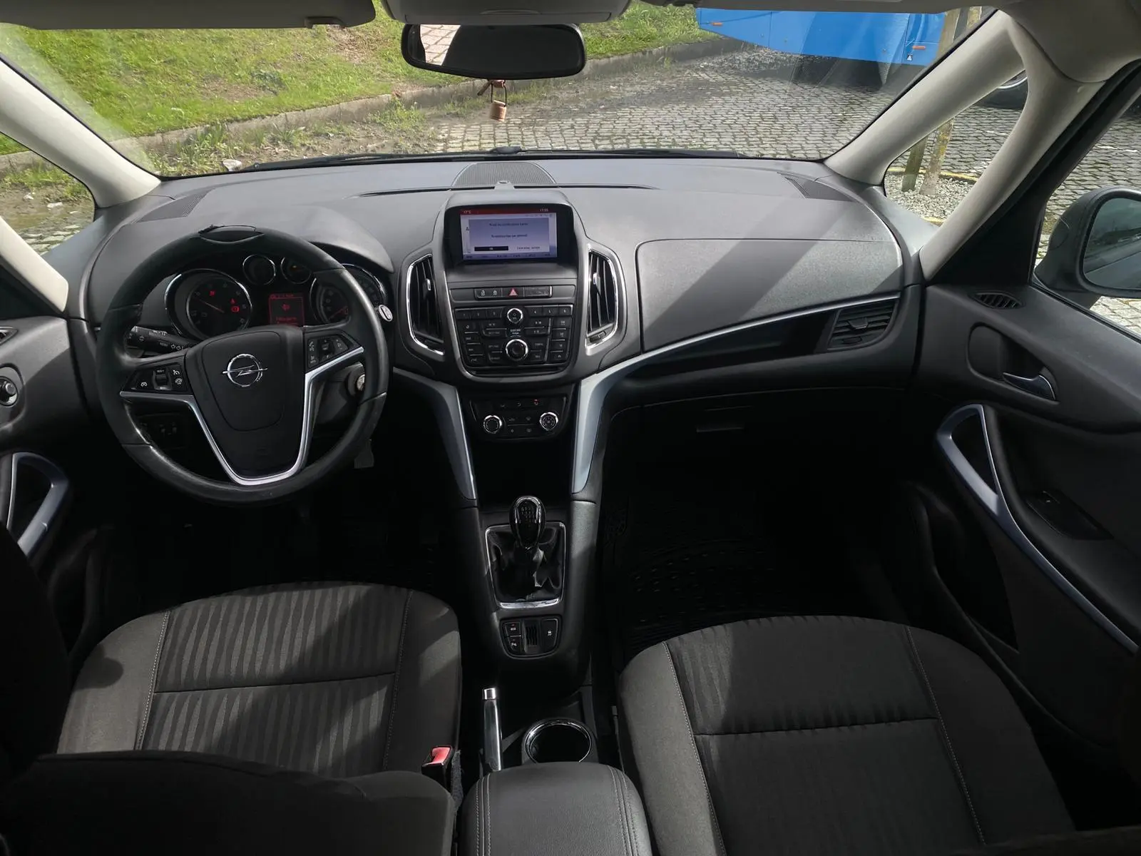 Opel Zafira Life Outro 5