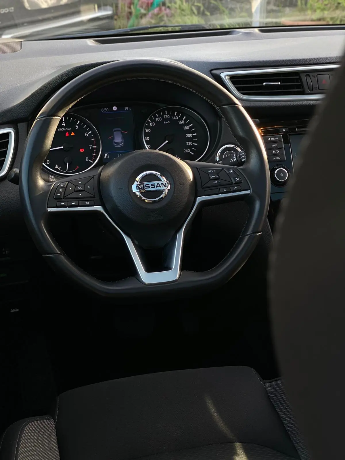 Nissan Qashqai 1.3 DIG-T Design Edition 17