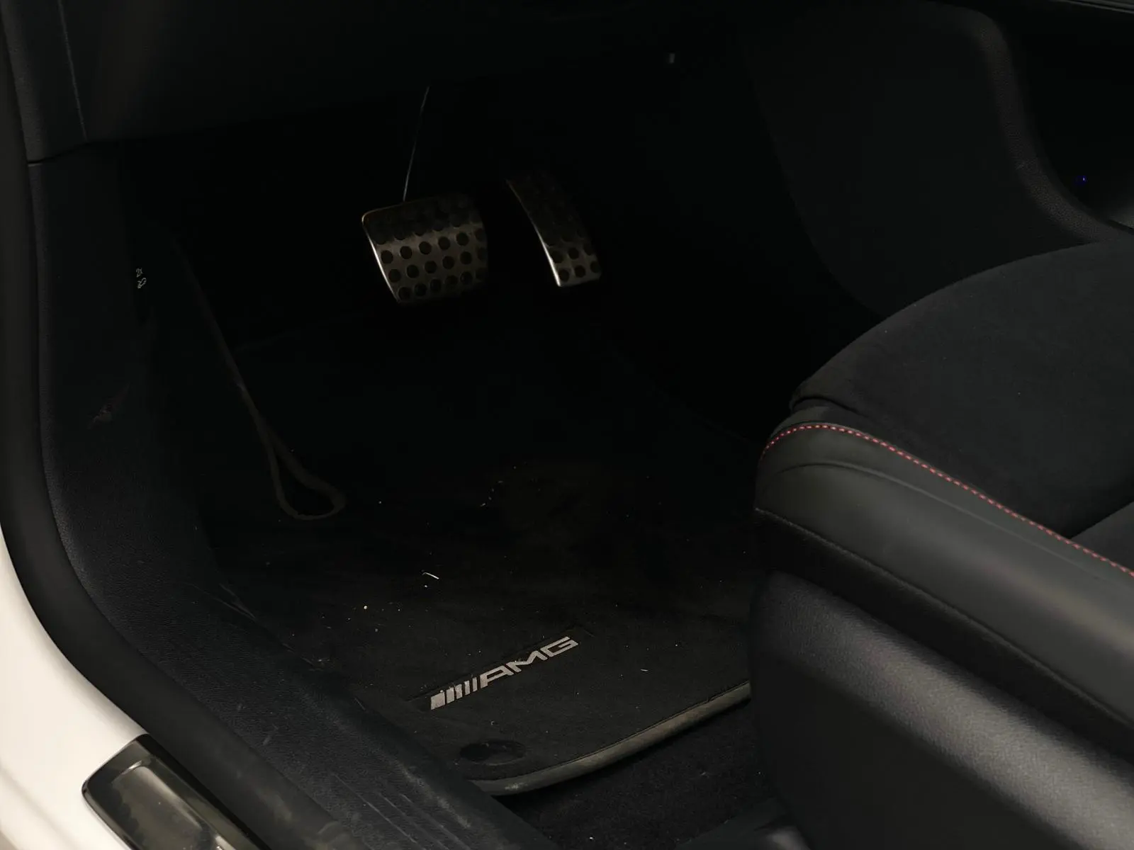 Mercedes-Benz CLA 250+ Outro 17