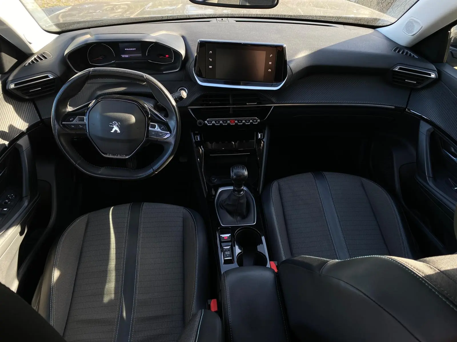 Peugeot 2008 1.2 PureTech Allure Pack 9