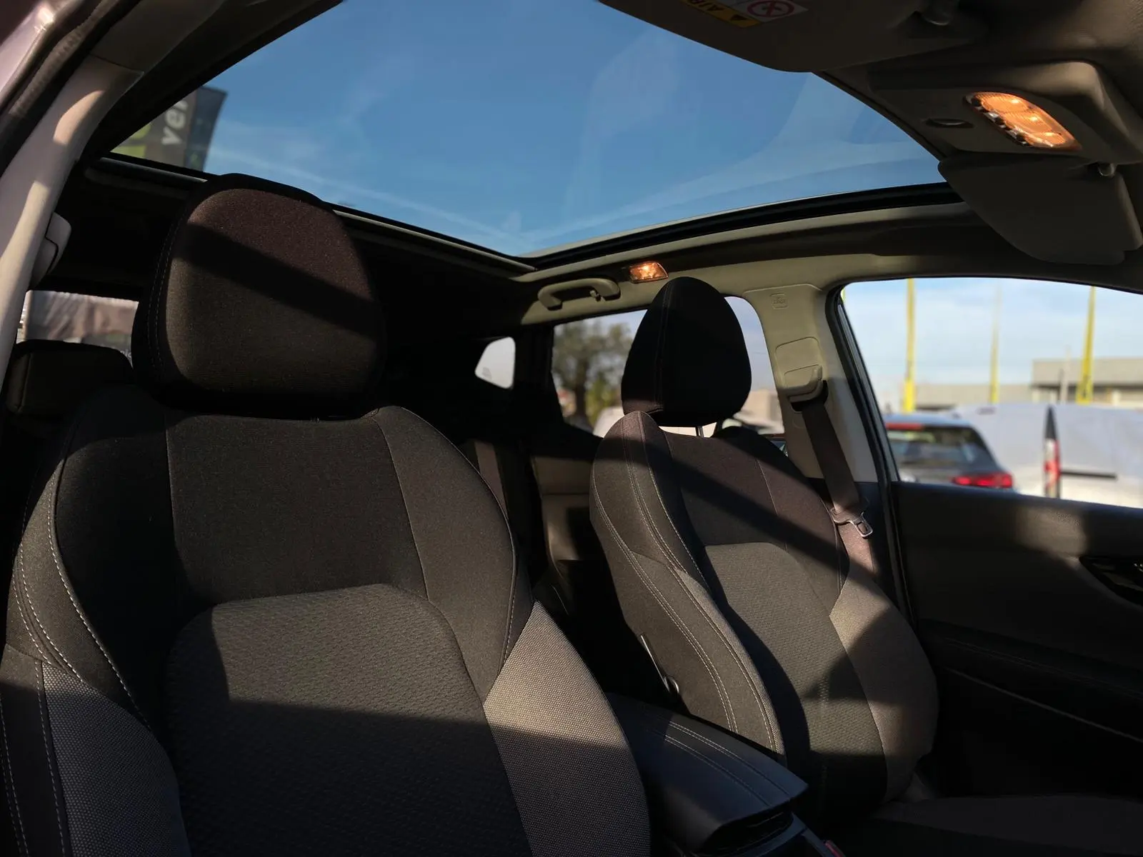 Nissan Qashqai 1.3 DIG-T Design Edition 11