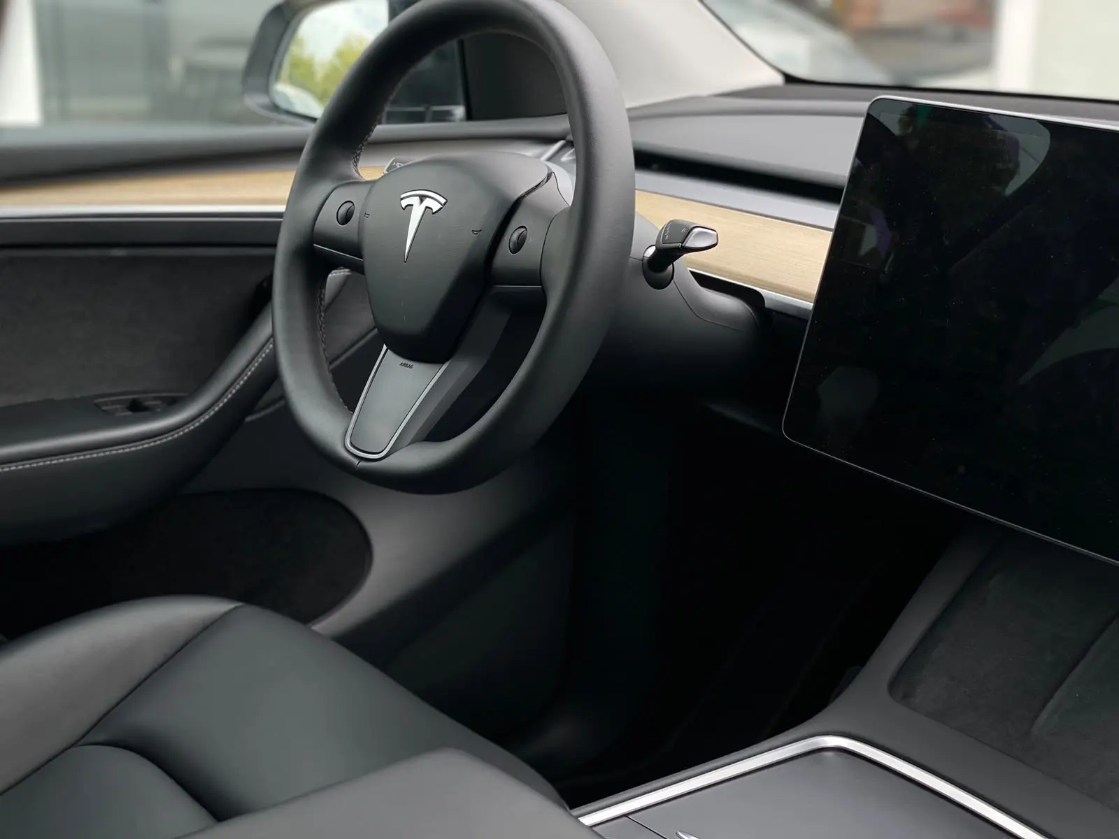 Tesla Model Y Standard 9