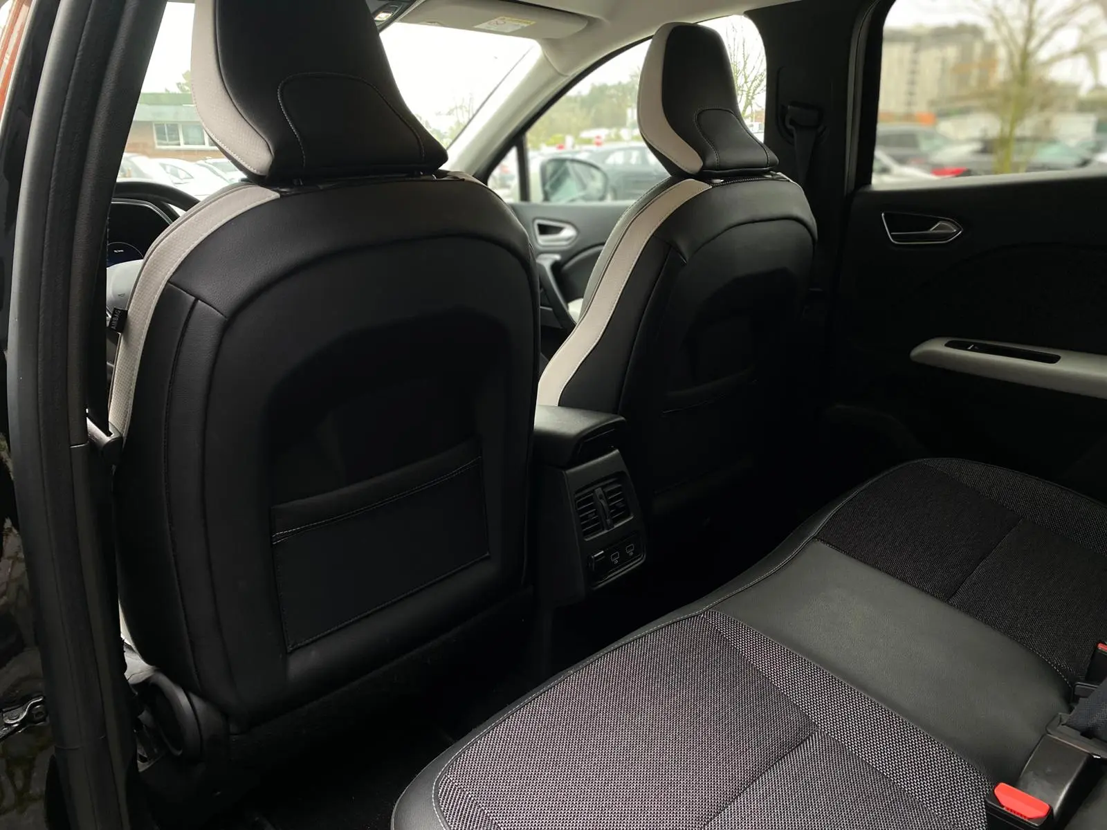 Renault Captur e-tech 23