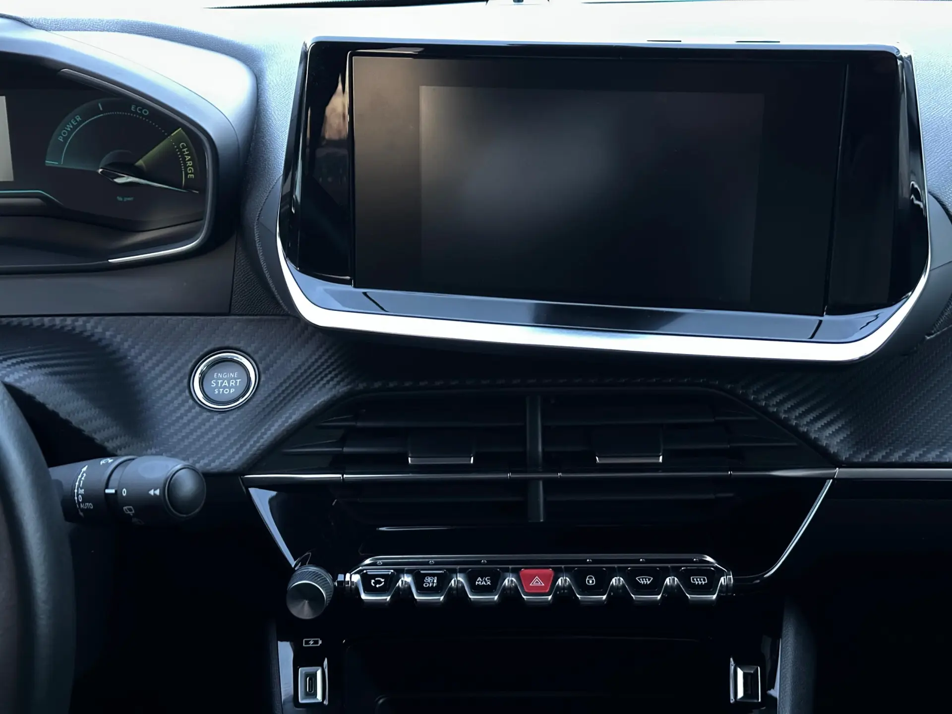 Peugeot e-208 Outro 15