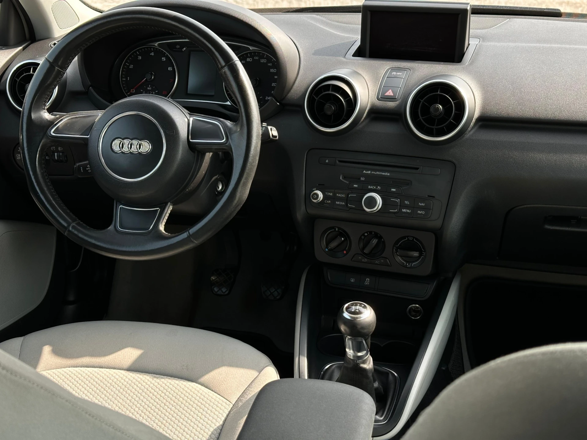 Audi A1 1.2 TFSI Advance 10