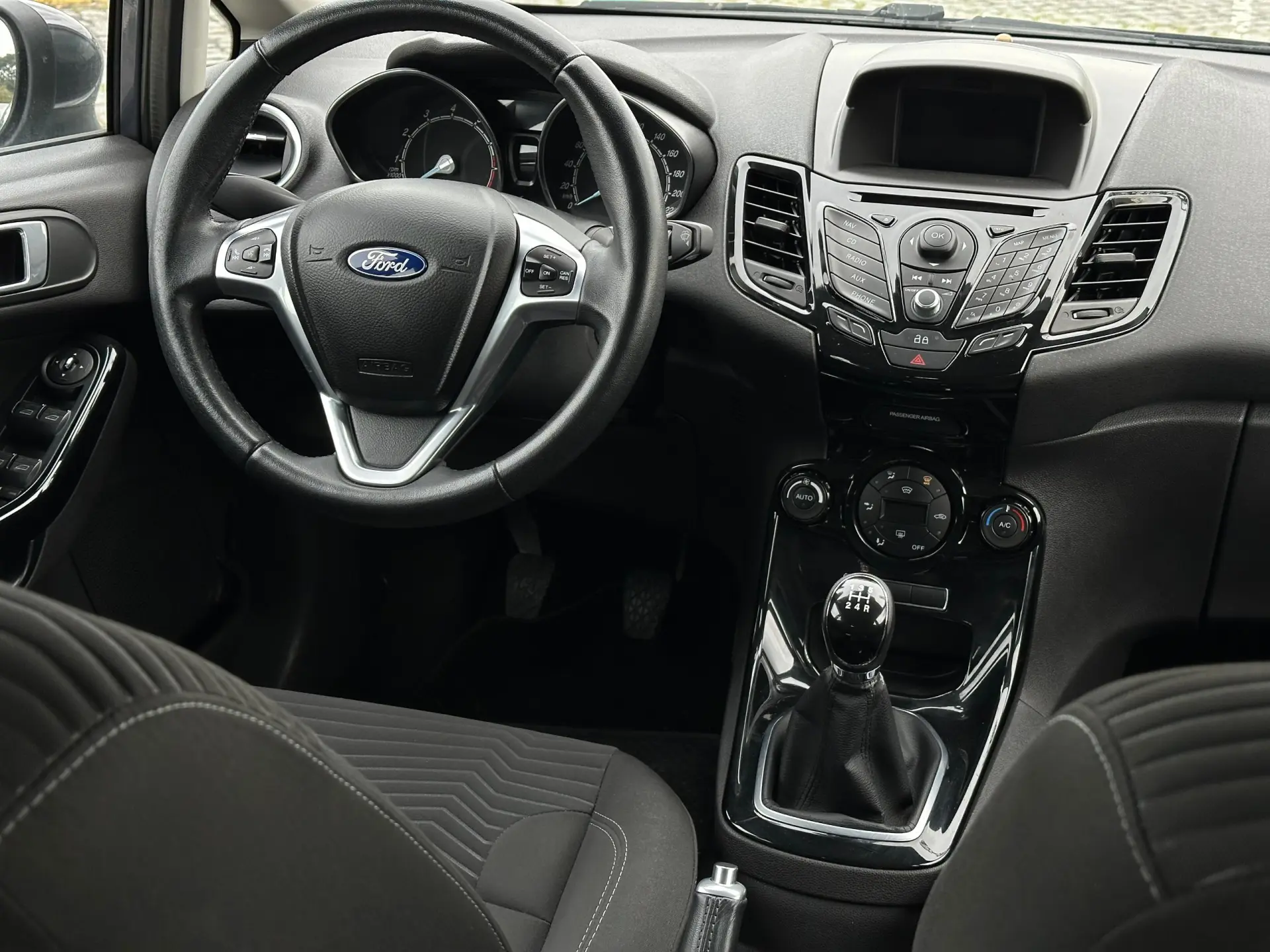 Ford Fiesta 12