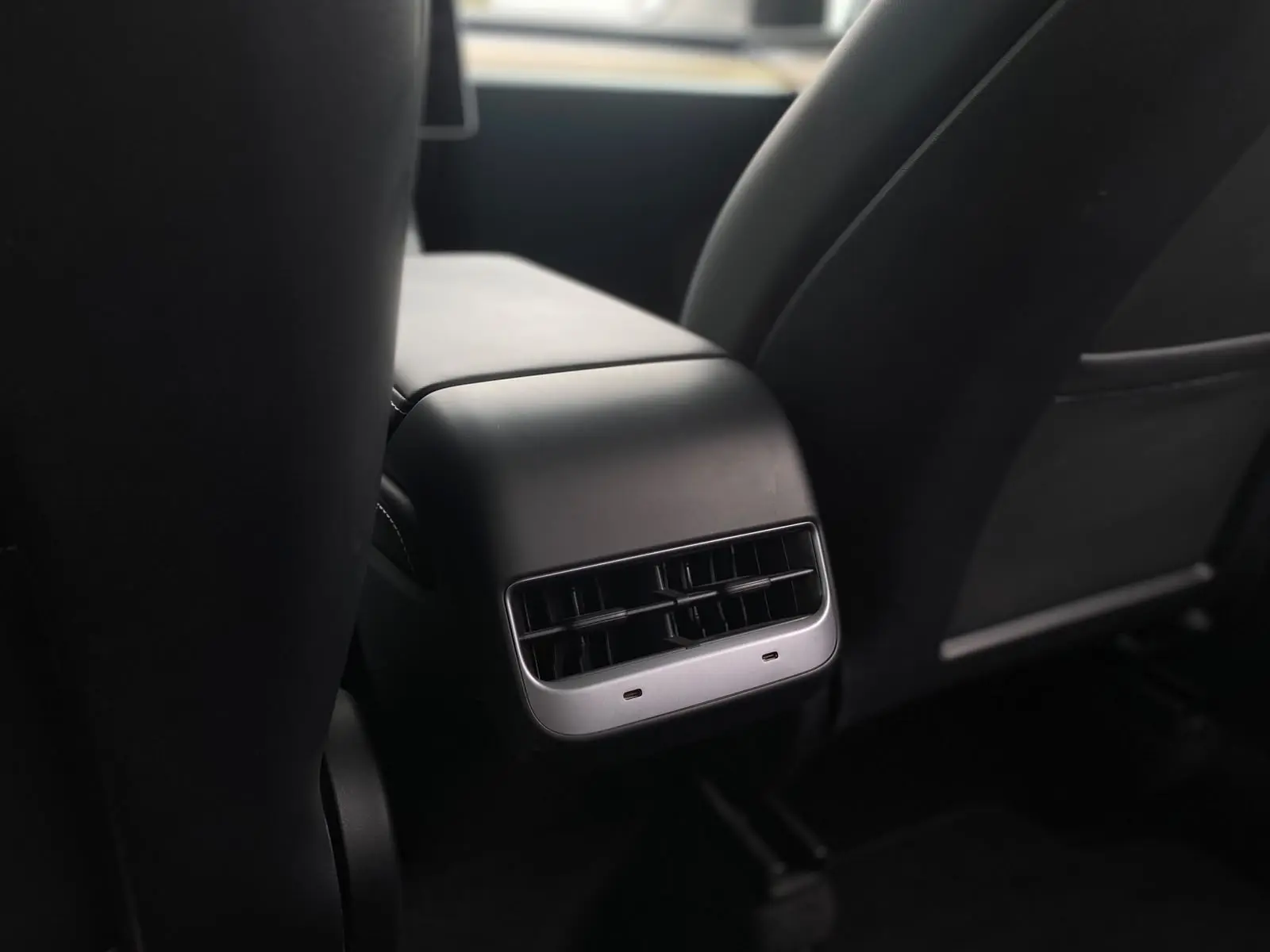 Tesla Model Y Standard 27