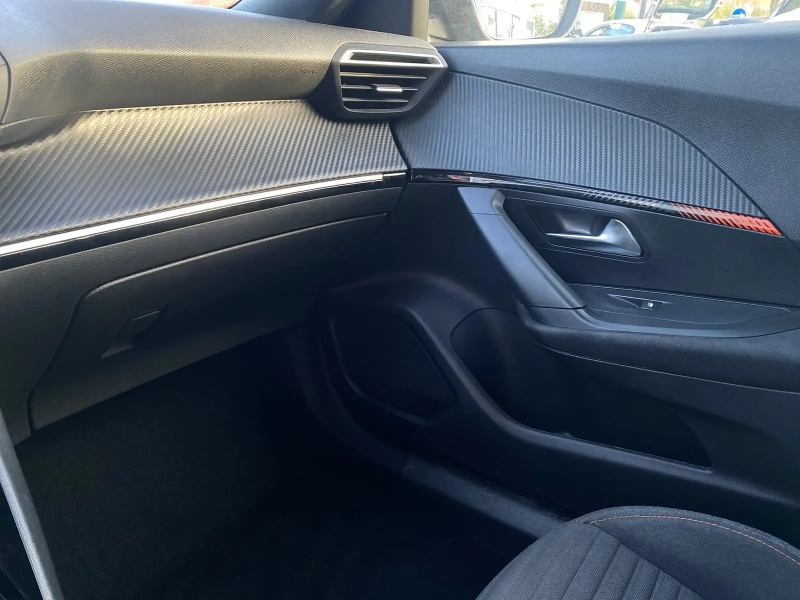 Peugeot 2008 6