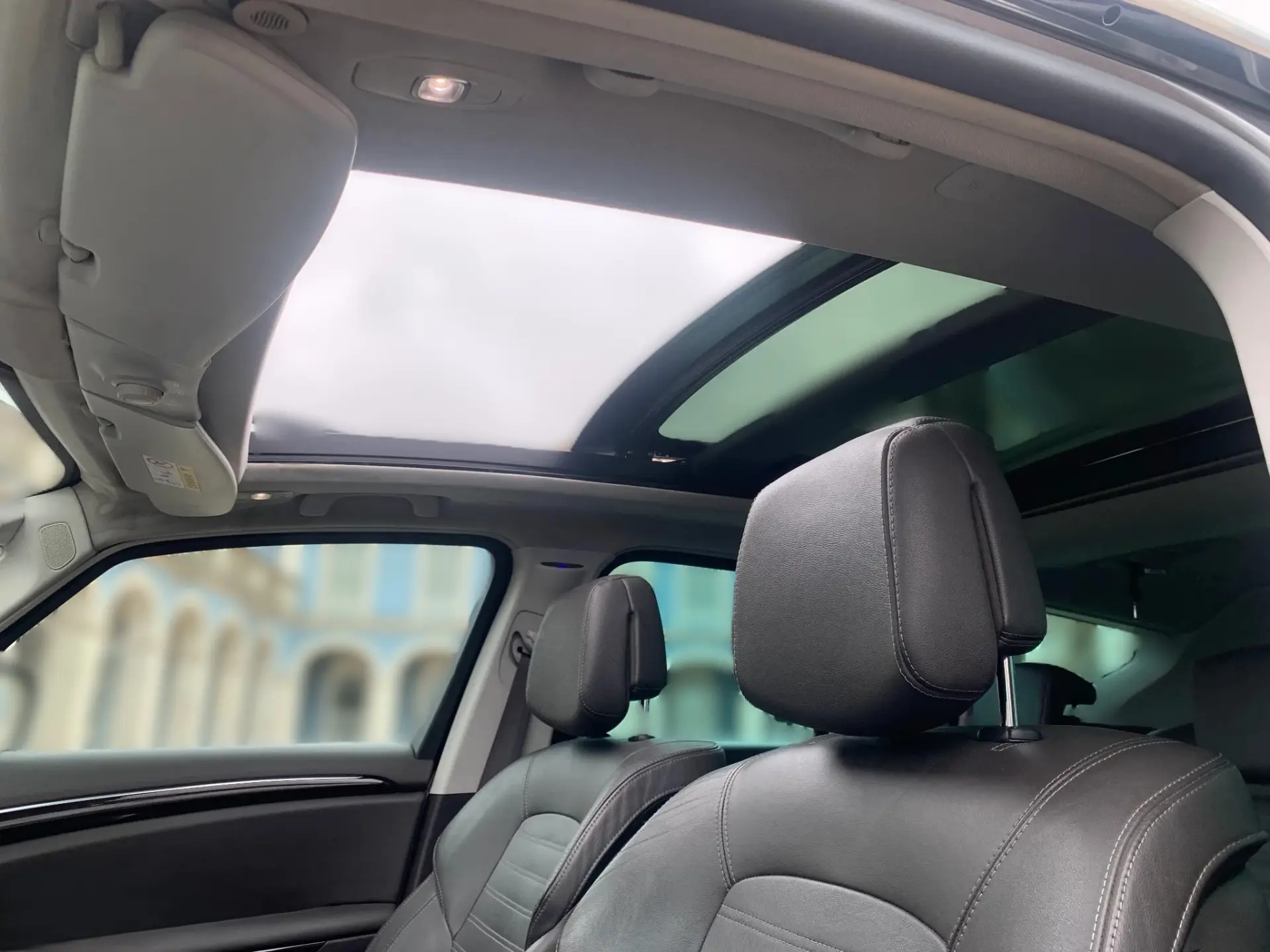 Renault Espace 1.6 dCi Initiale Paris EDC 8