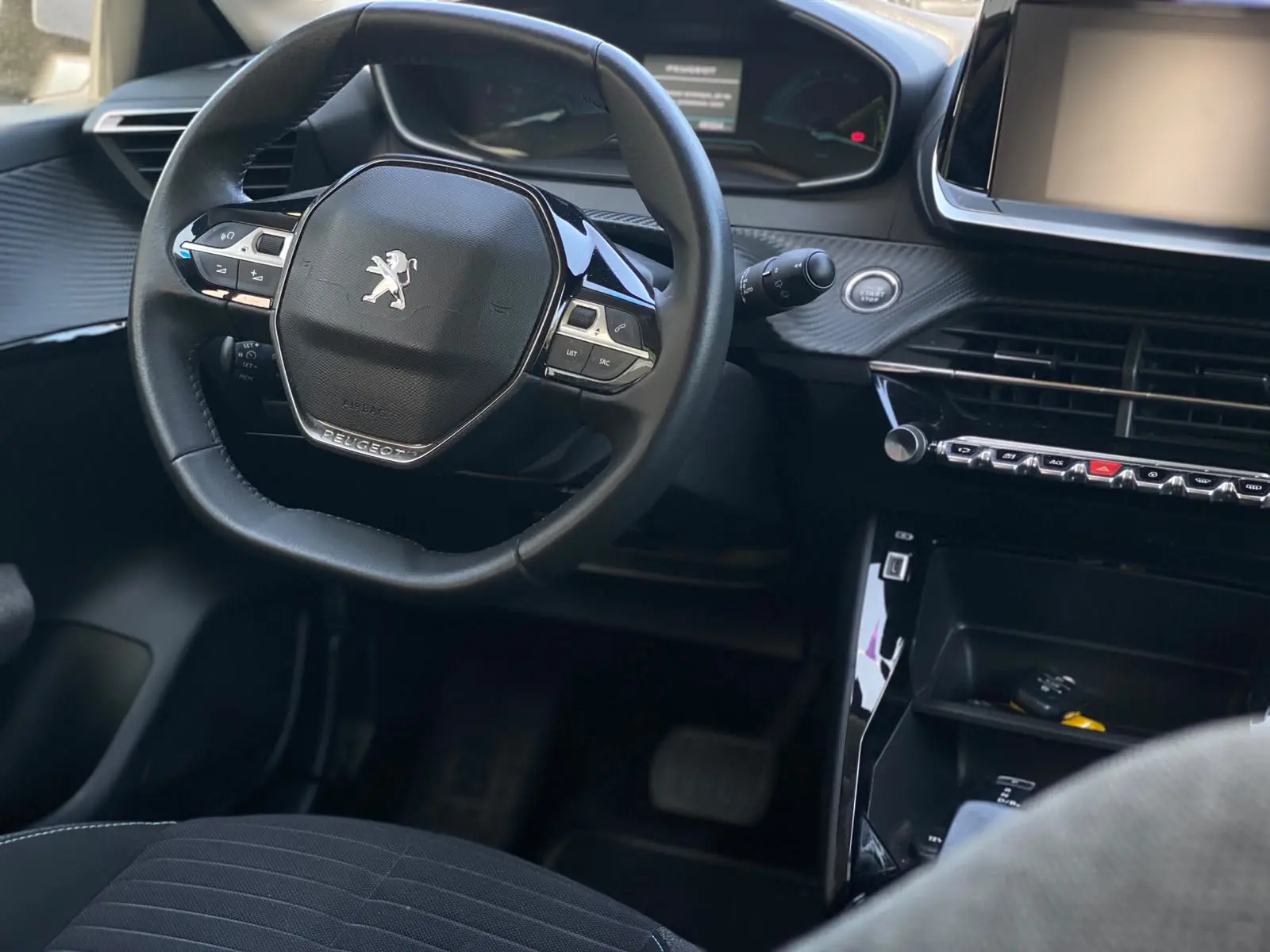 Peugeot e-208 Style 8