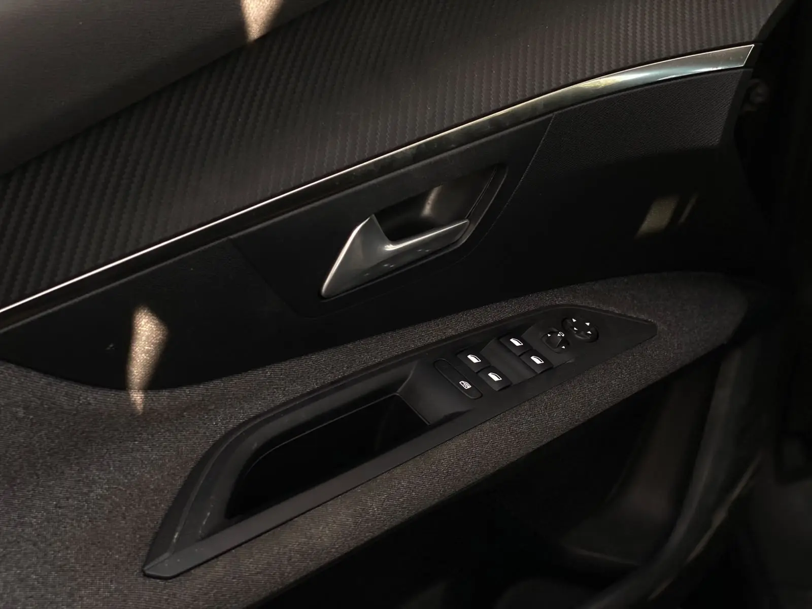 Peugeot 3008 PureTech 130 Stop & Start EAT6 Active 17