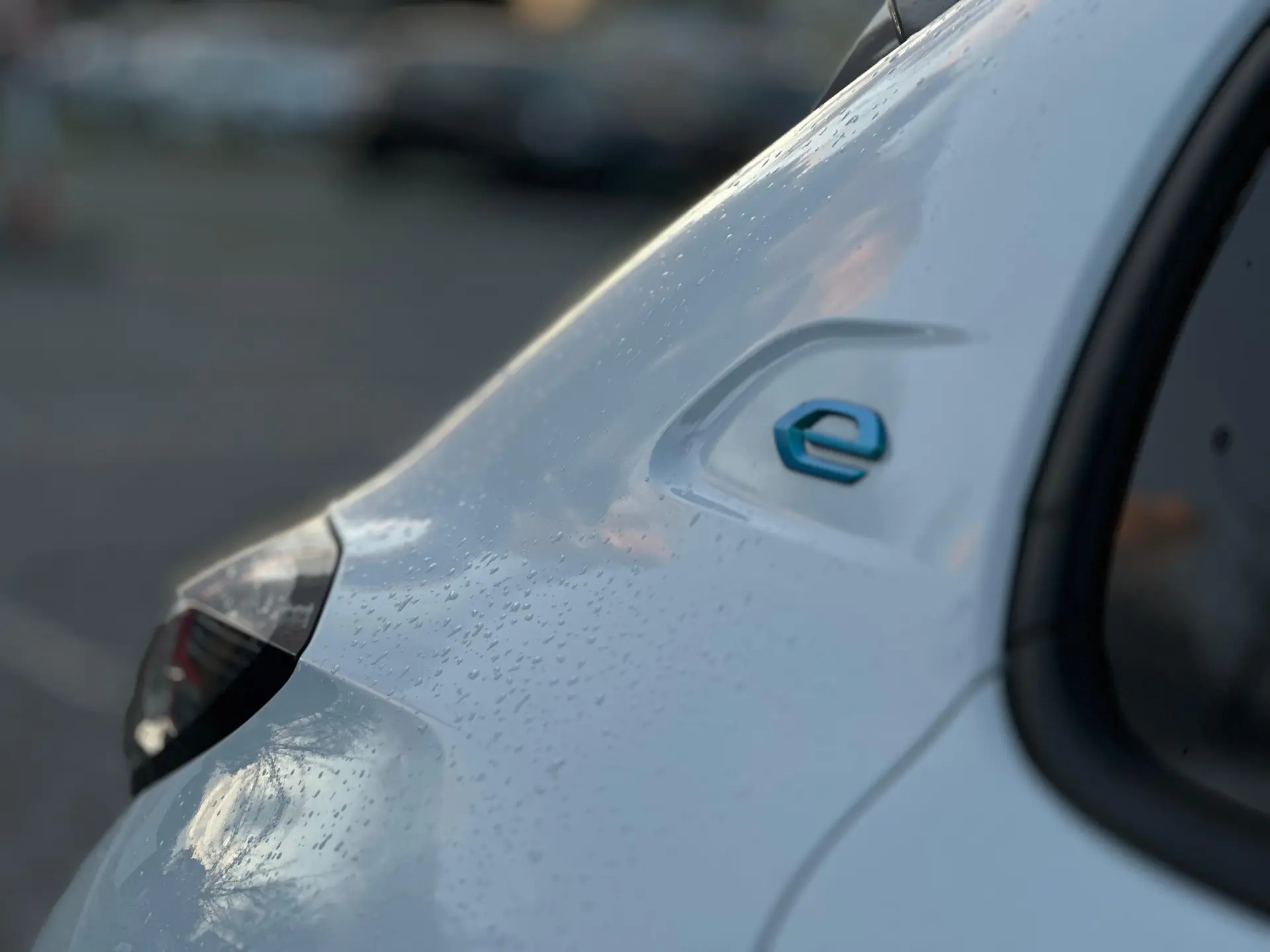 Peugeot e-208 Outro 23