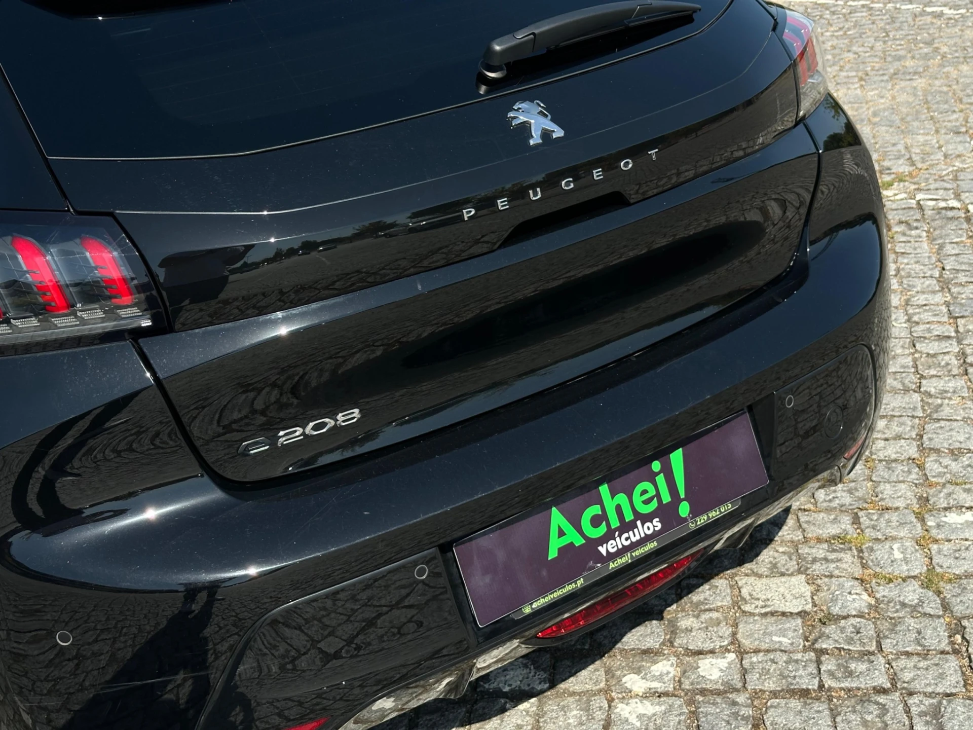 Peugeot e-208 23