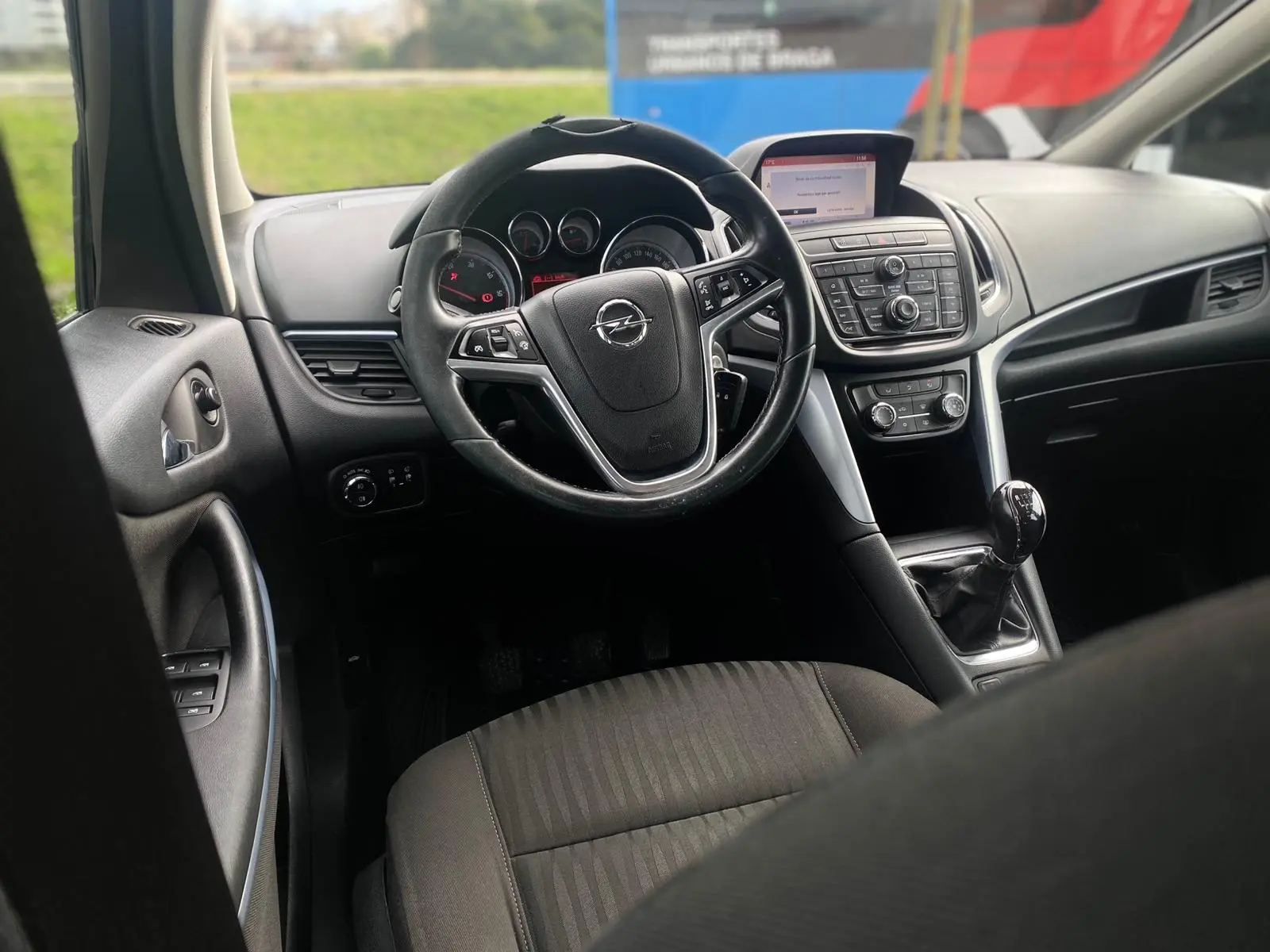 Opel Zafira Life Outro 6