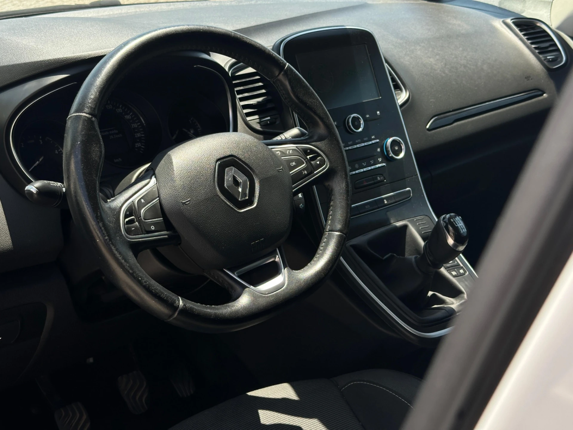 Renault Scénic null 9