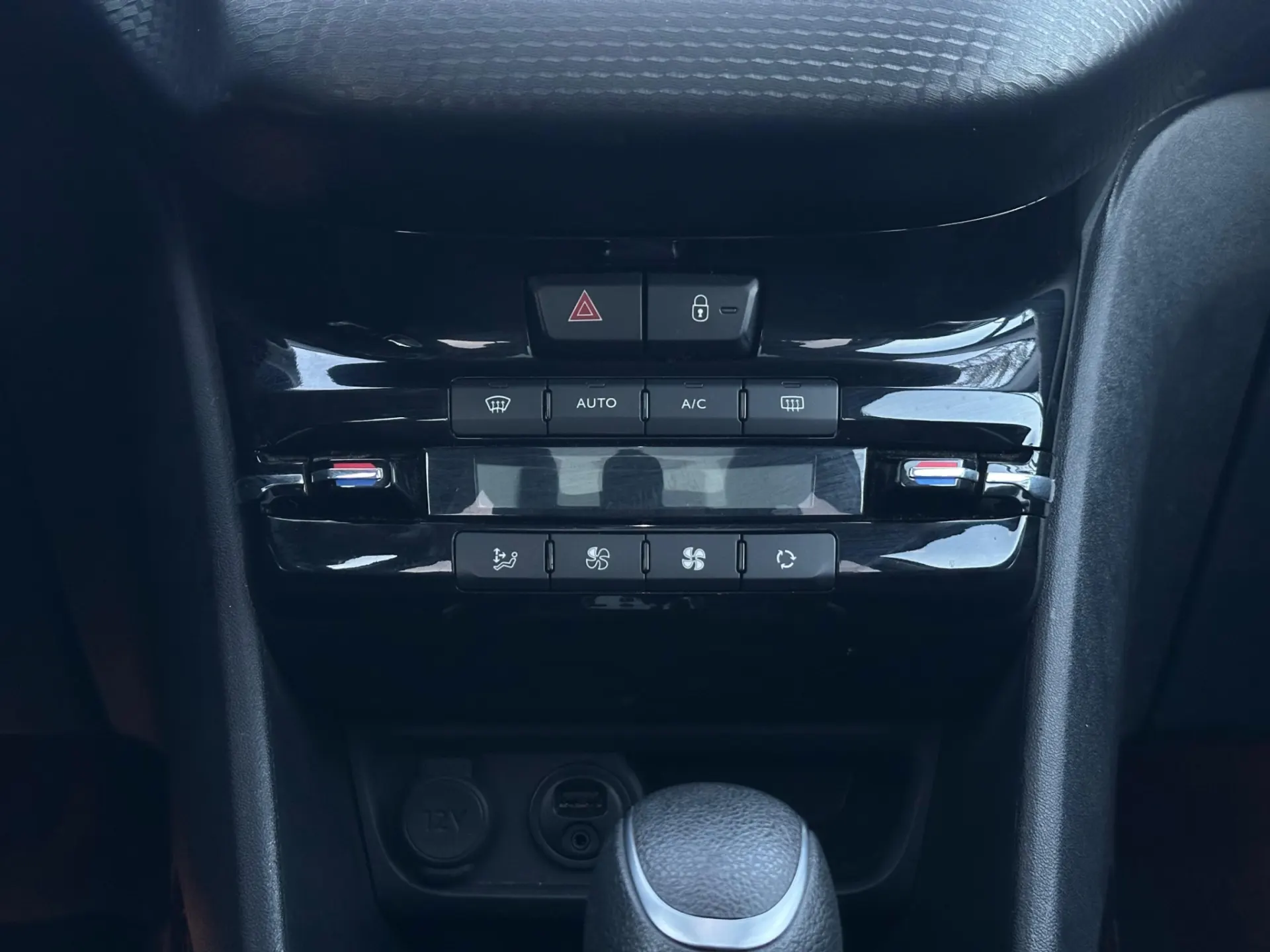 Peugeot 2008 1.2 PureTech Crossway EAT6 20