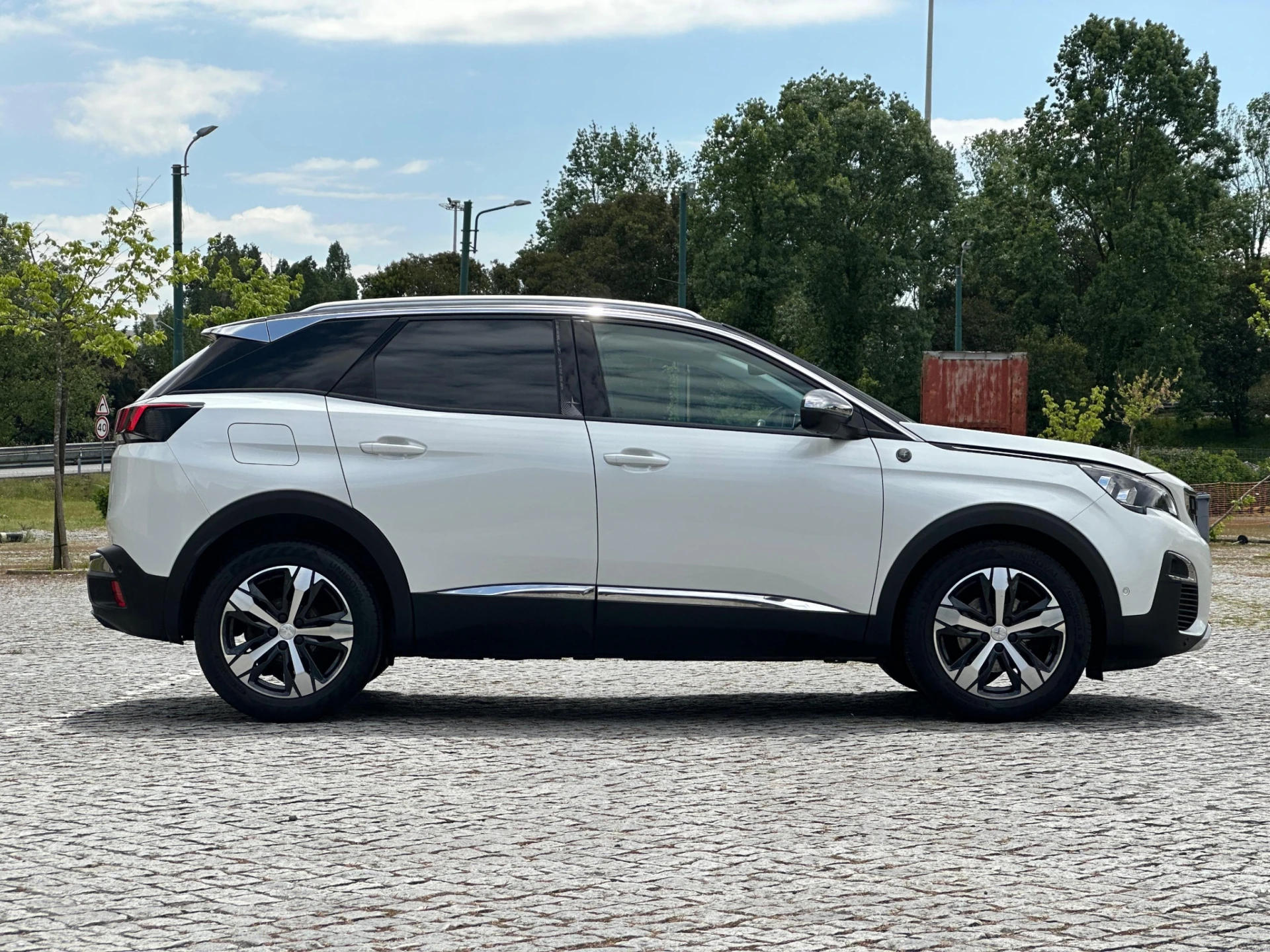 Peugeot 3008 1.2 PureTech Allure EAT6 4