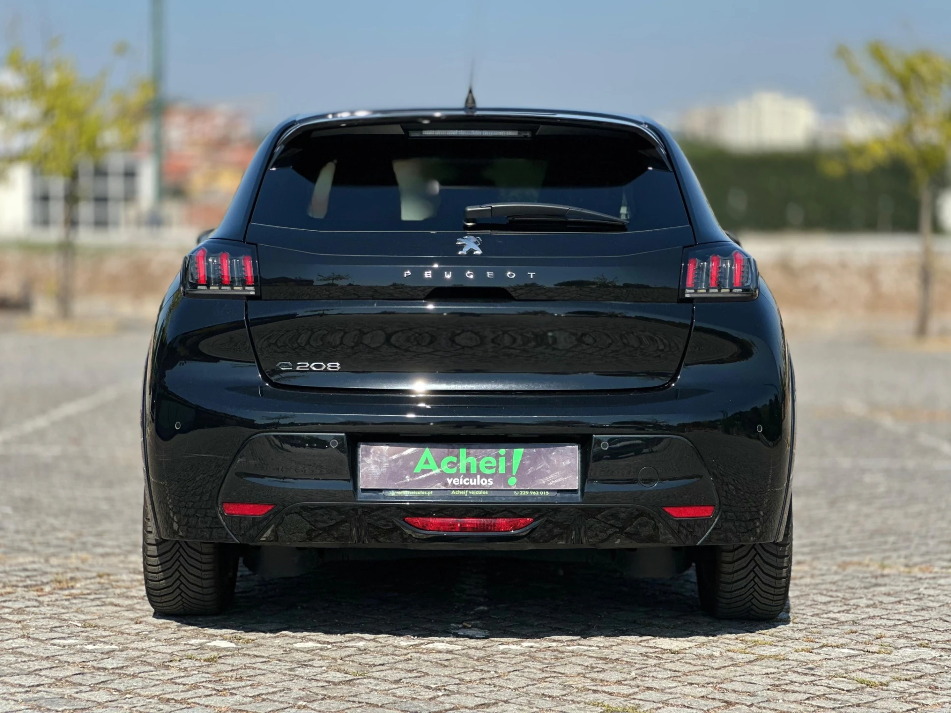 Peugeot e-208 5