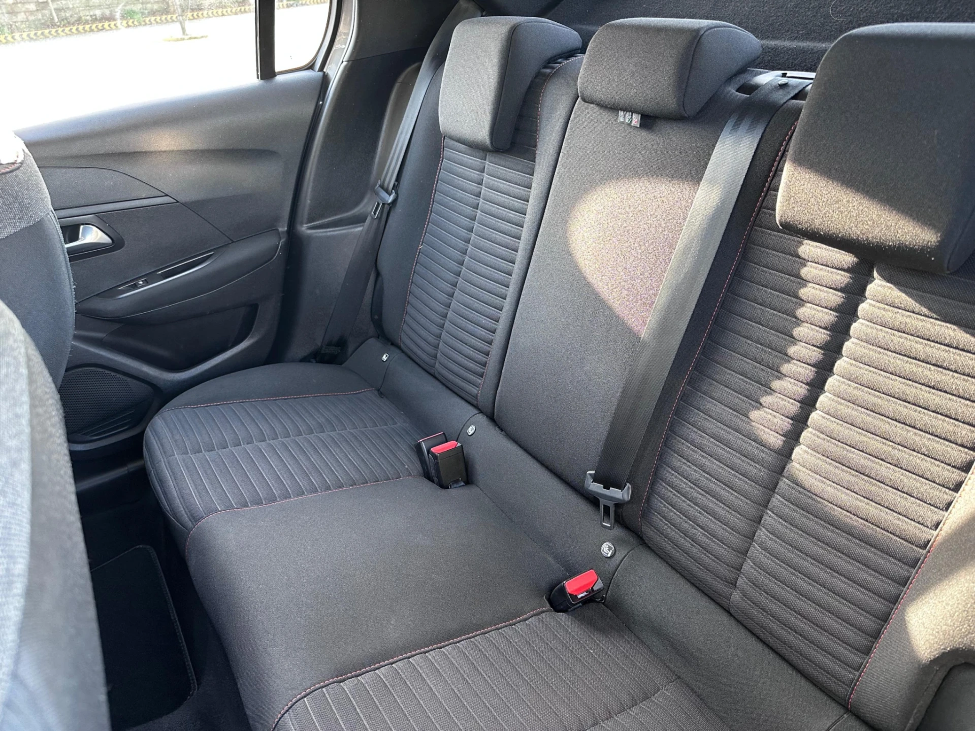 Peugeot 208 1.2 PureTech Active 17
