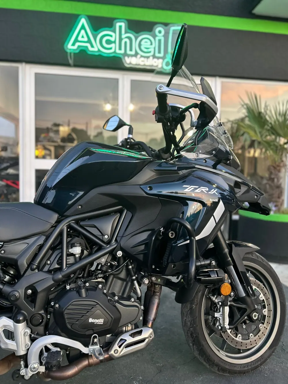 Benelli TRK 502 Touring 8