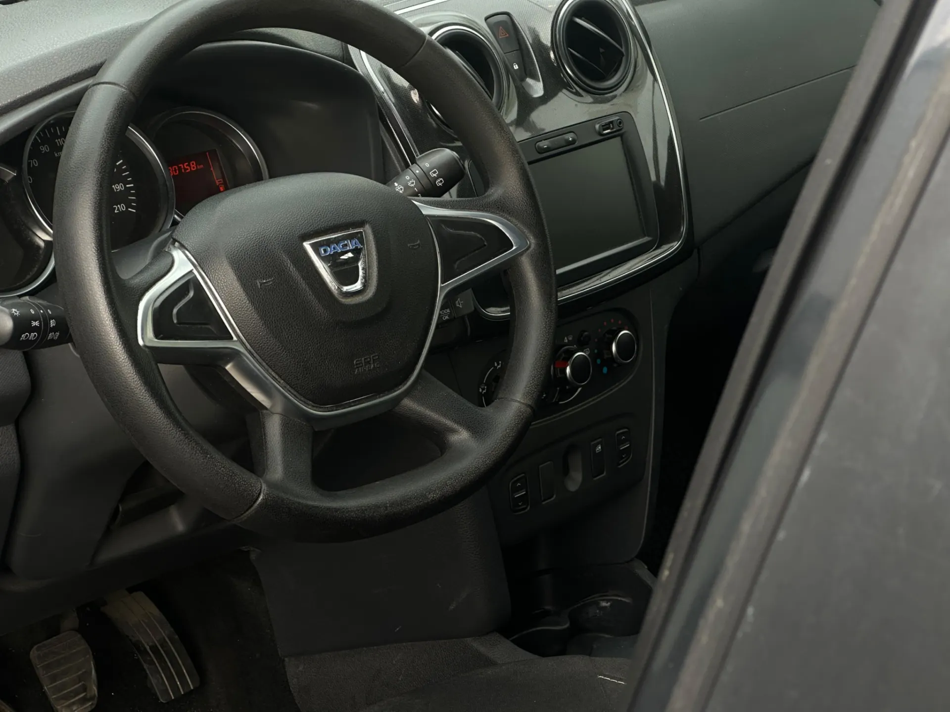 Dacia Sandero 0.9 TCe Comfort Bi-Fuel 12