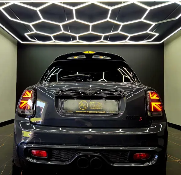 MINI 5 Portas Cooper S Aut. 27