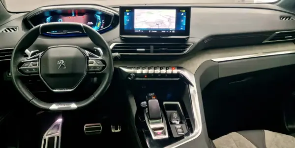 Peugeot 3008 GT Hybrid Plug-in 12