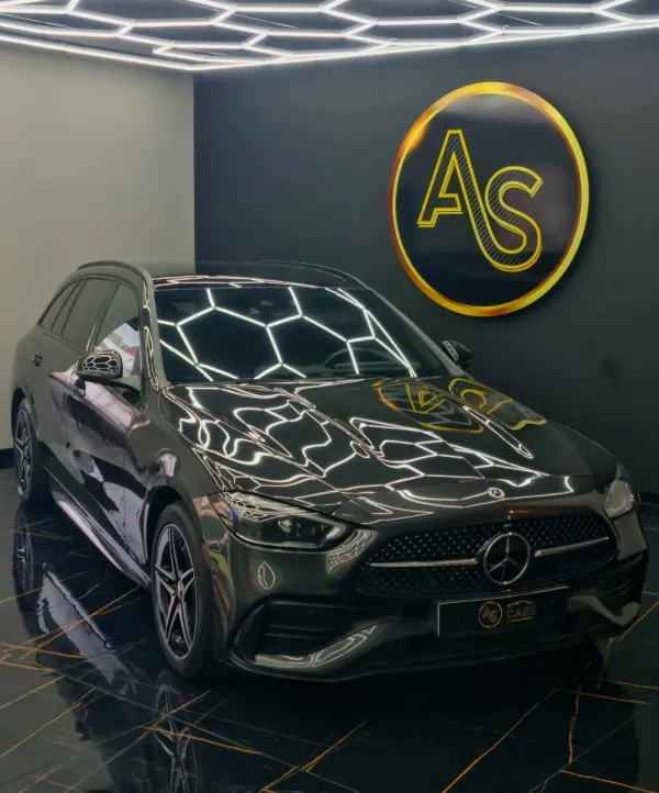 Mercedes-Benz C 300 e AMG Pack Night 52