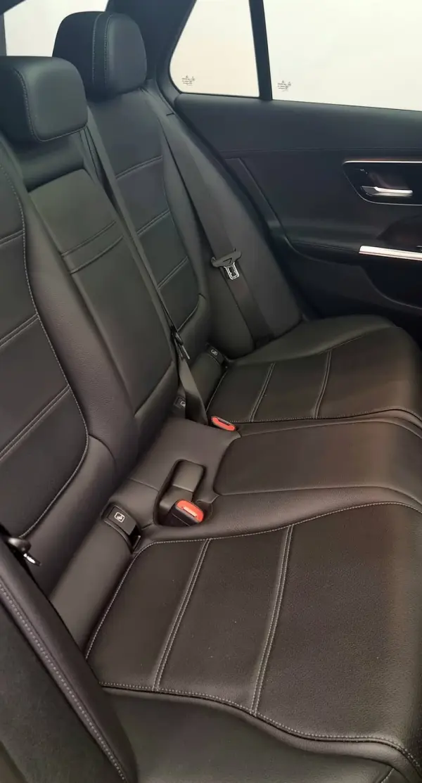 Mercedes-Benz C 300 e AMG Pack Night 17