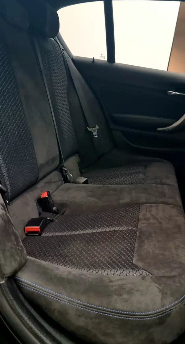 BMW 120 d Pack M Performance 9